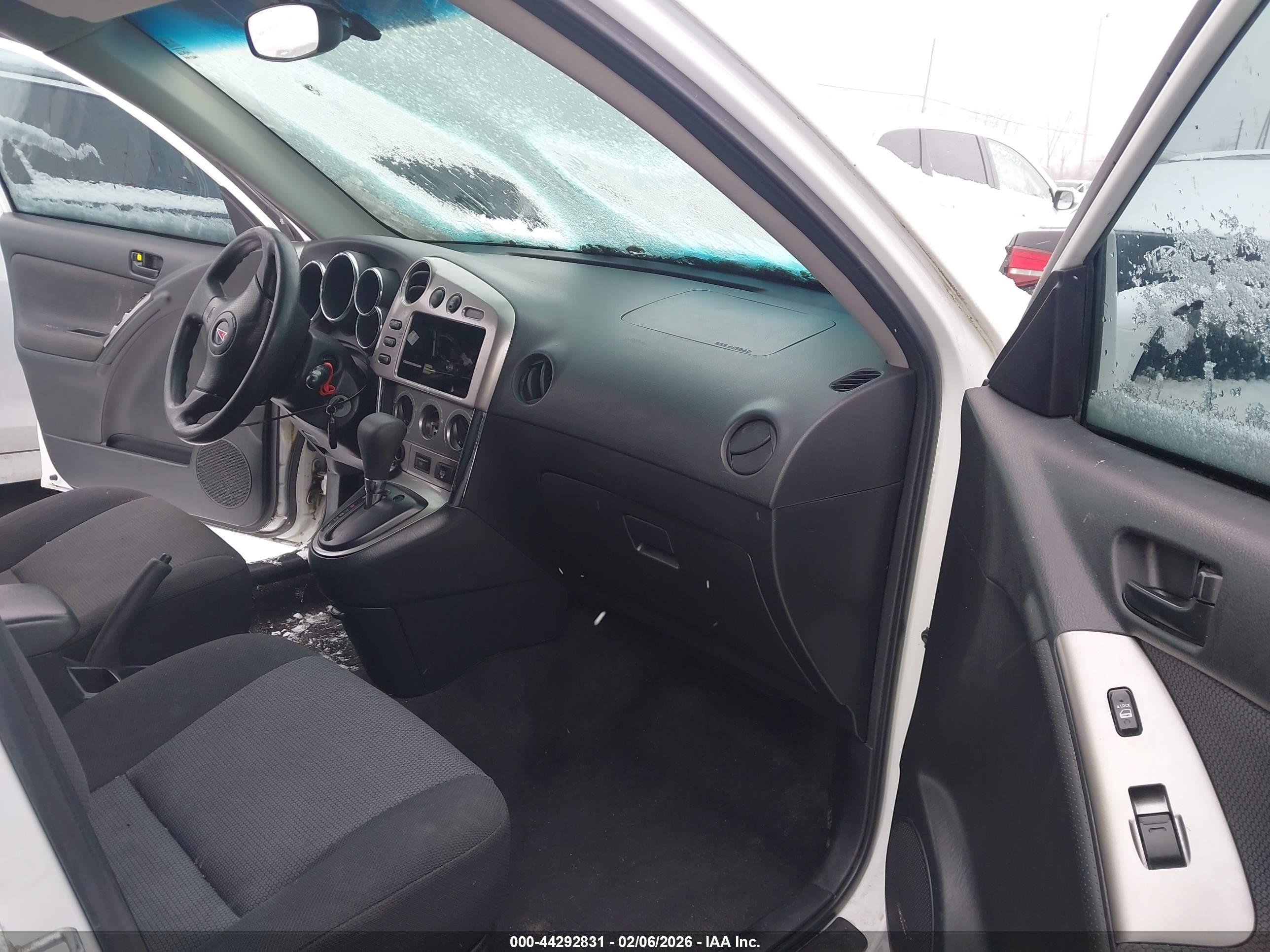PONTIAC VIBE image 5