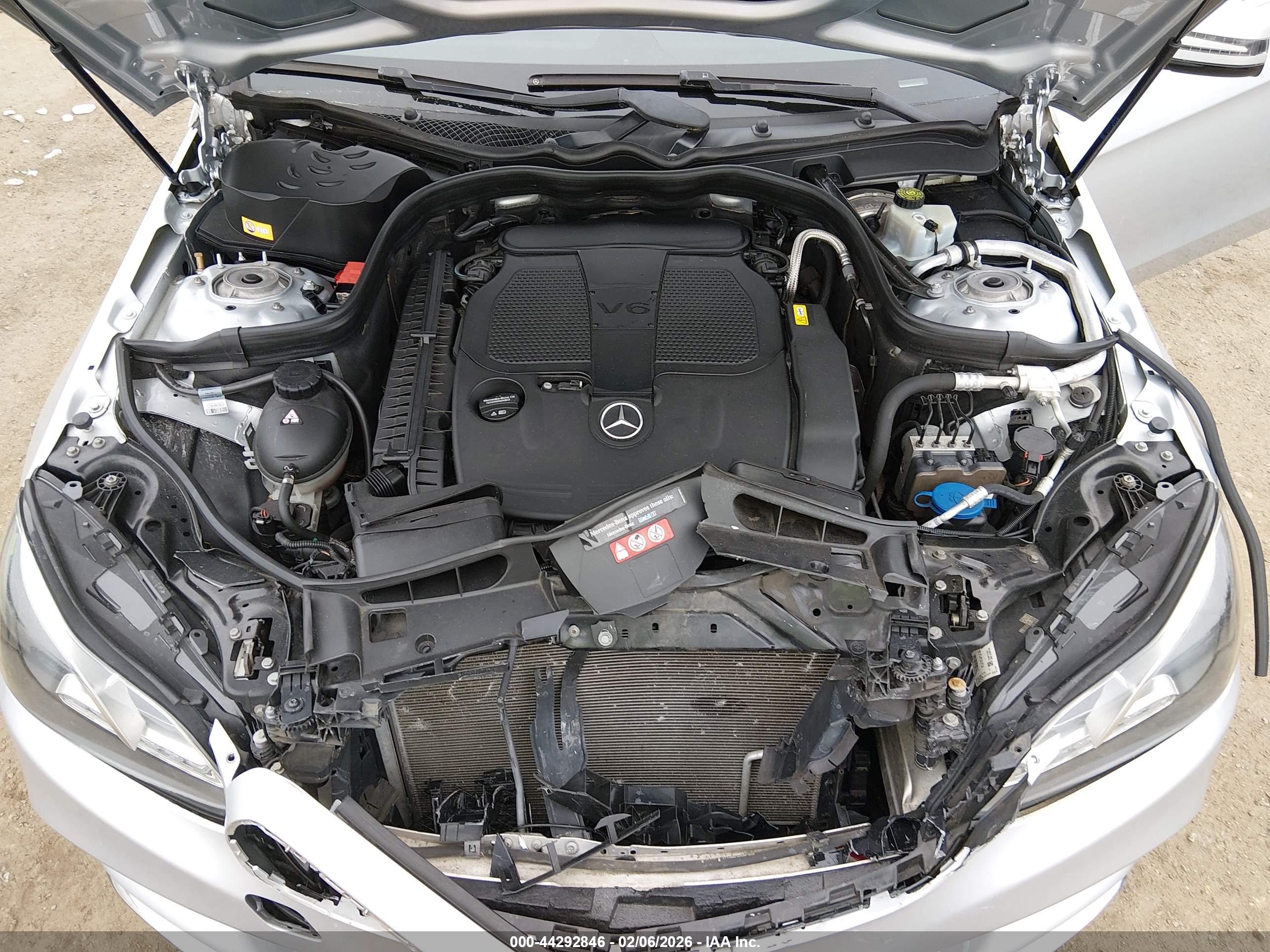 MERCEDES-BENZ E image 10
