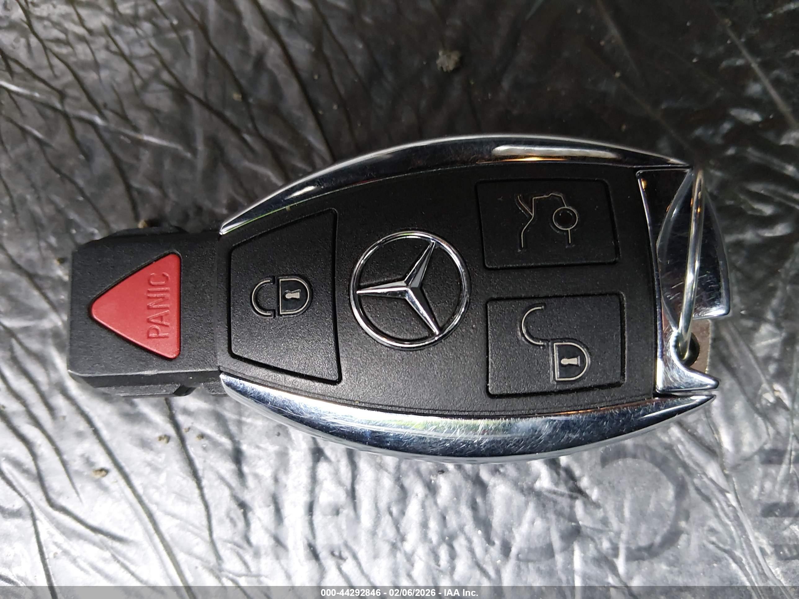 MERCEDES-BENZ E image 11