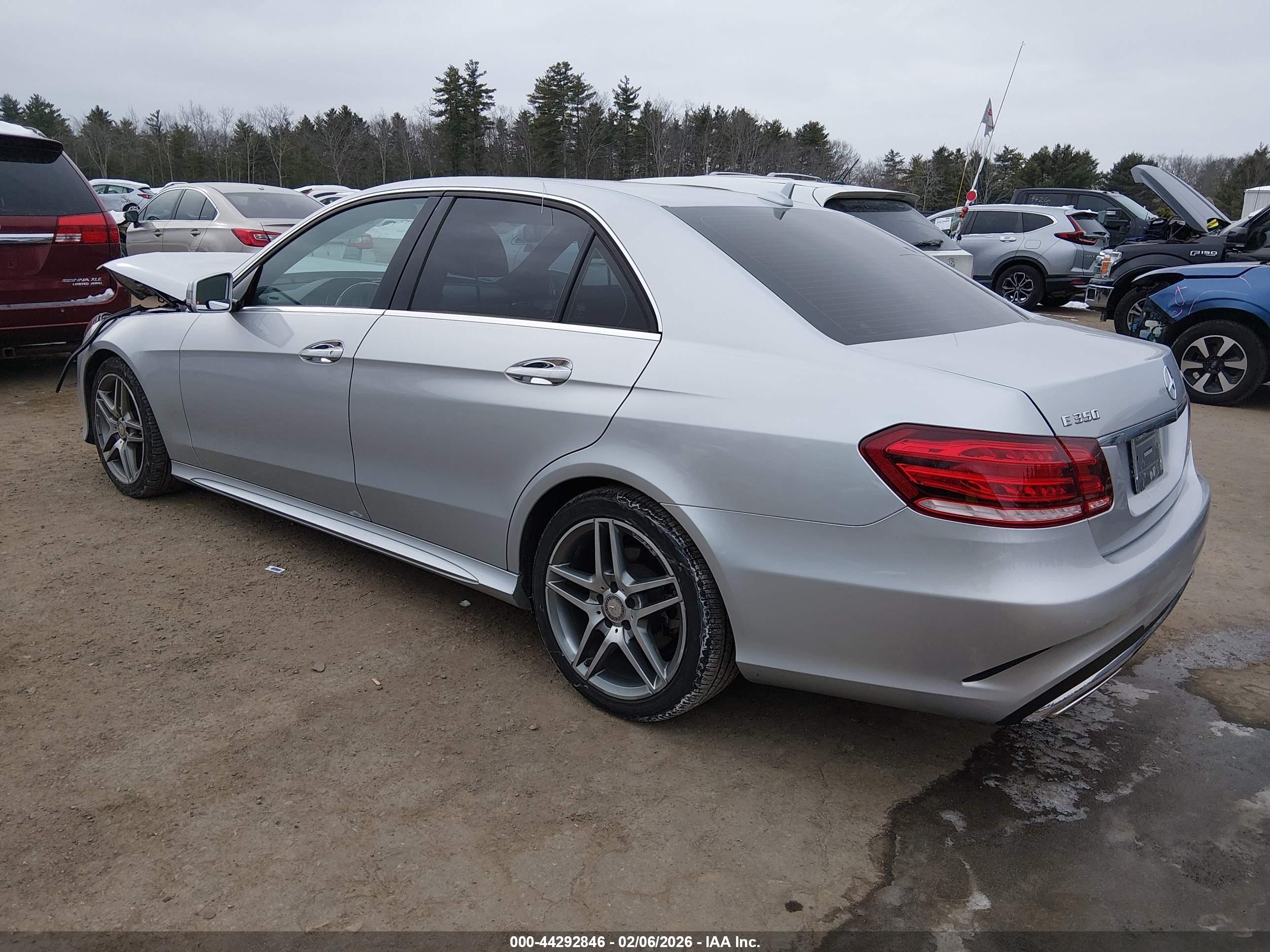 MERCEDES-BENZ E image 3