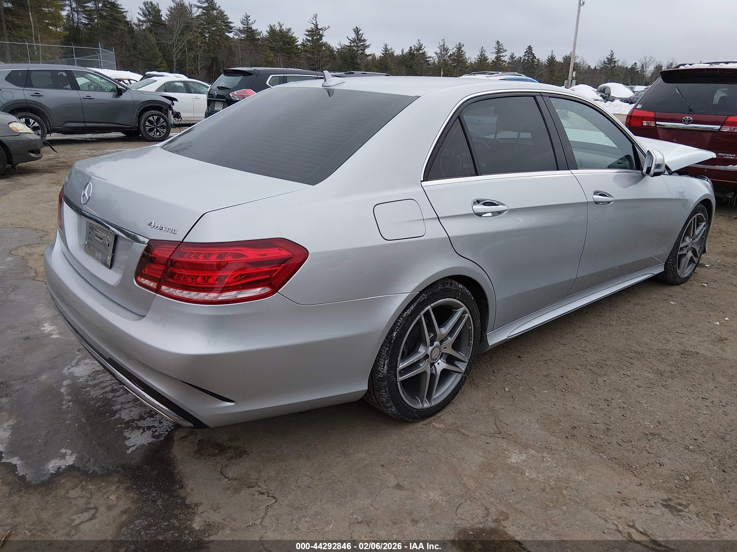 MERCEDES-BENZ E image 4