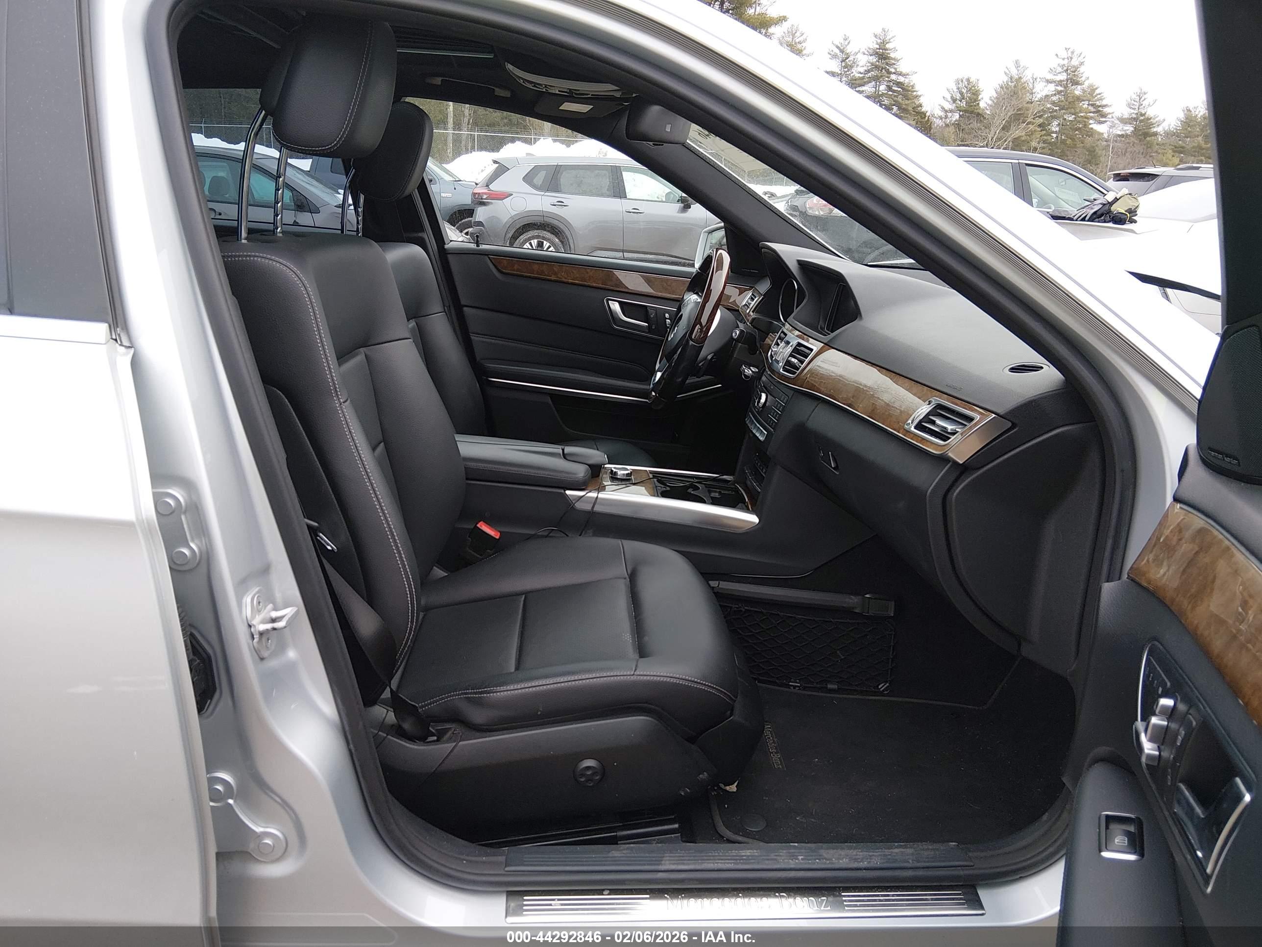 MERCEDES-BENZ E image 5