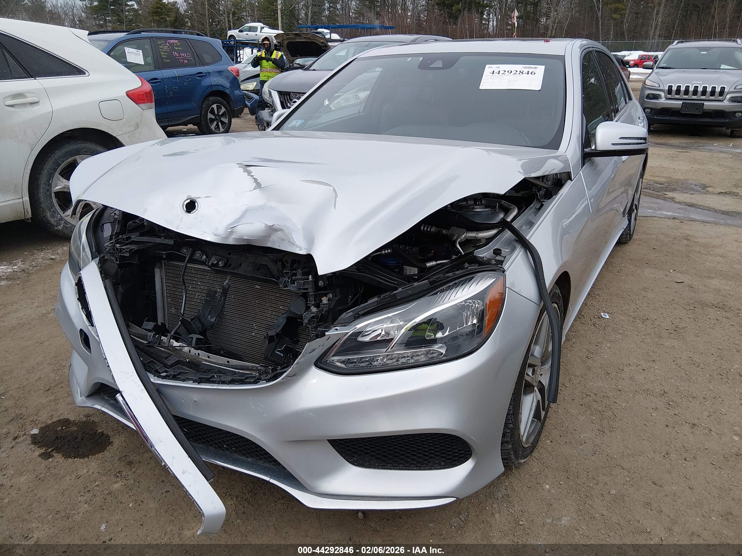 MERCEDES-BENZ E image 6