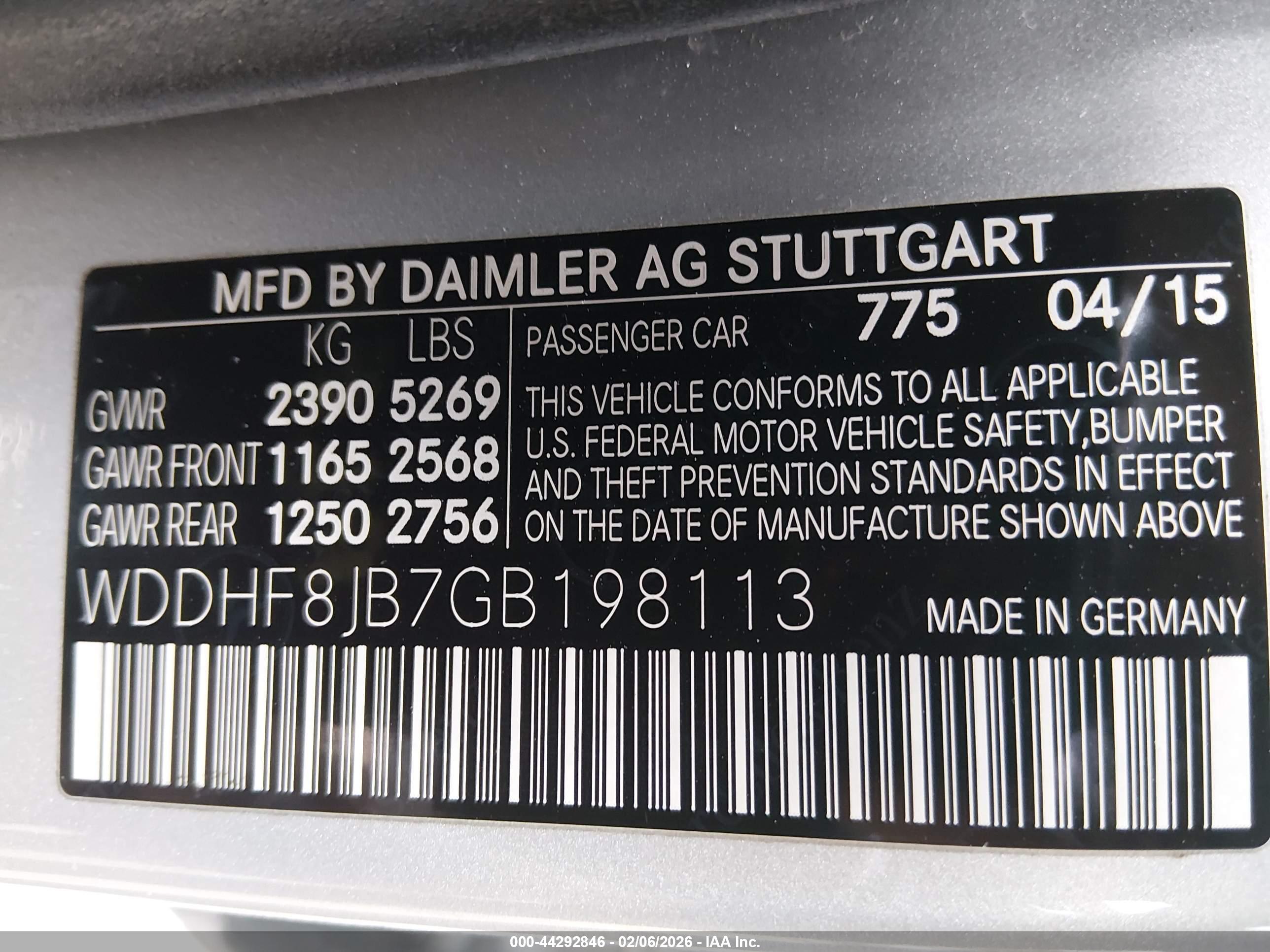 MERCEDES-BENZ E image 9