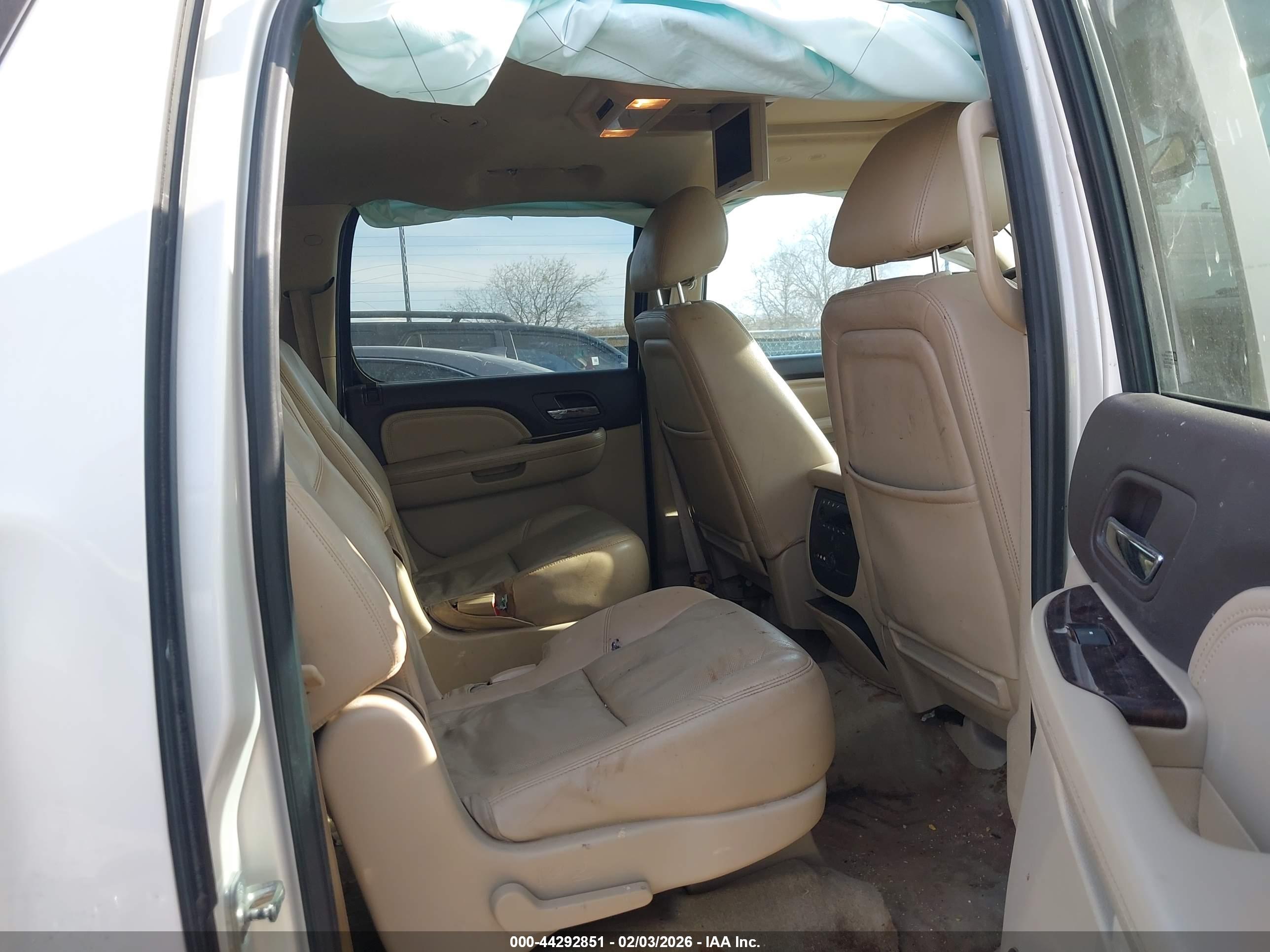 GMC YUKON image 8