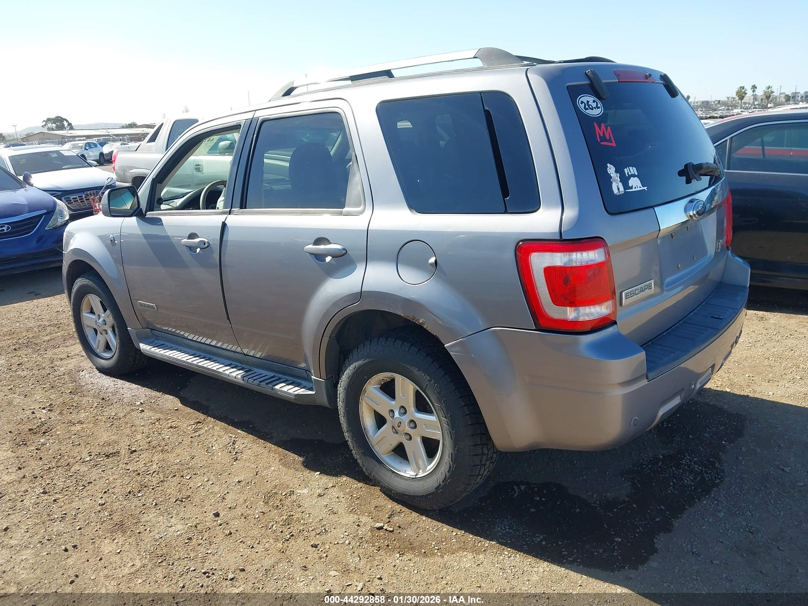 FORD ESCAPE image 3