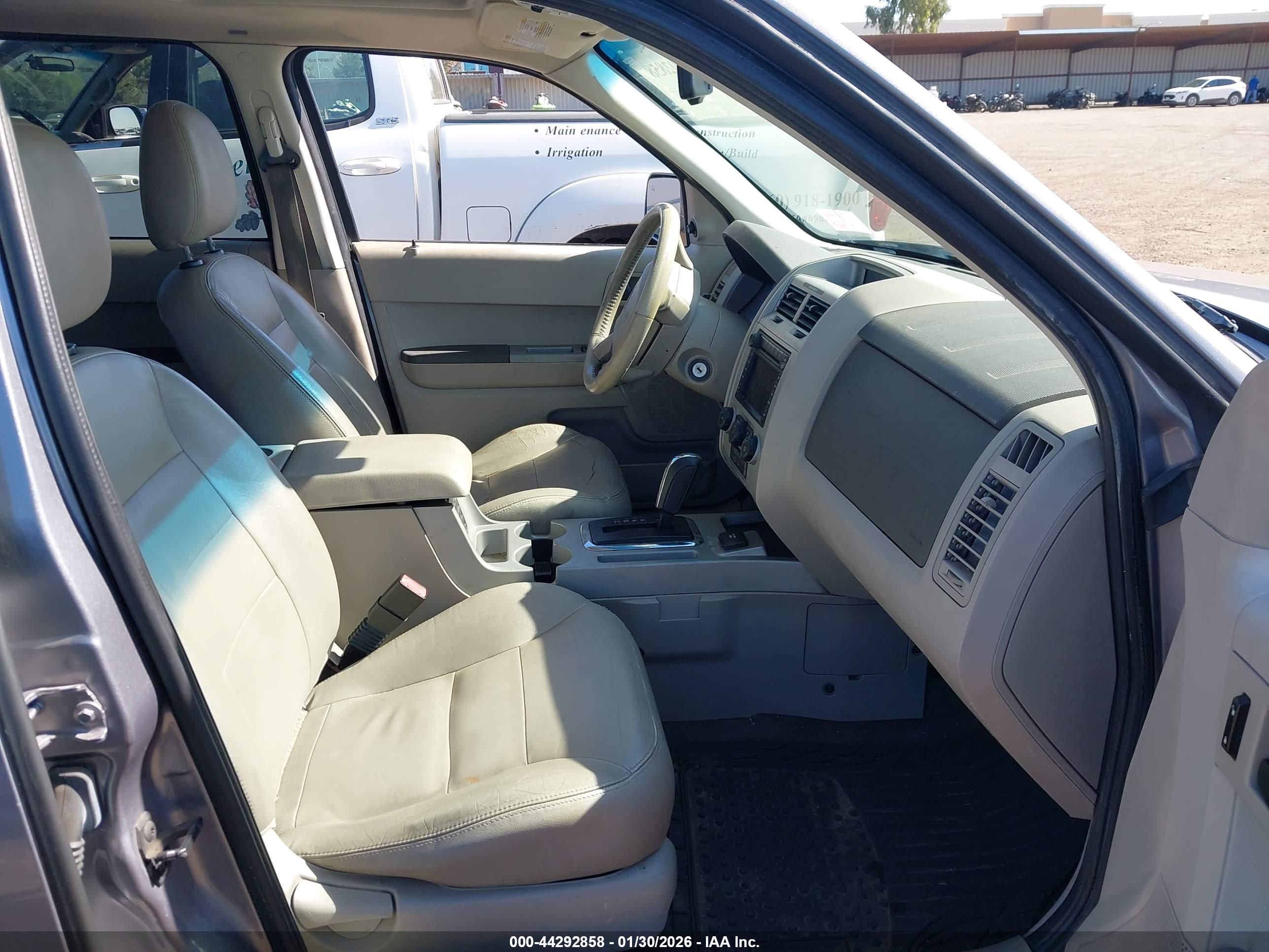 FORD ESCAPE image 5