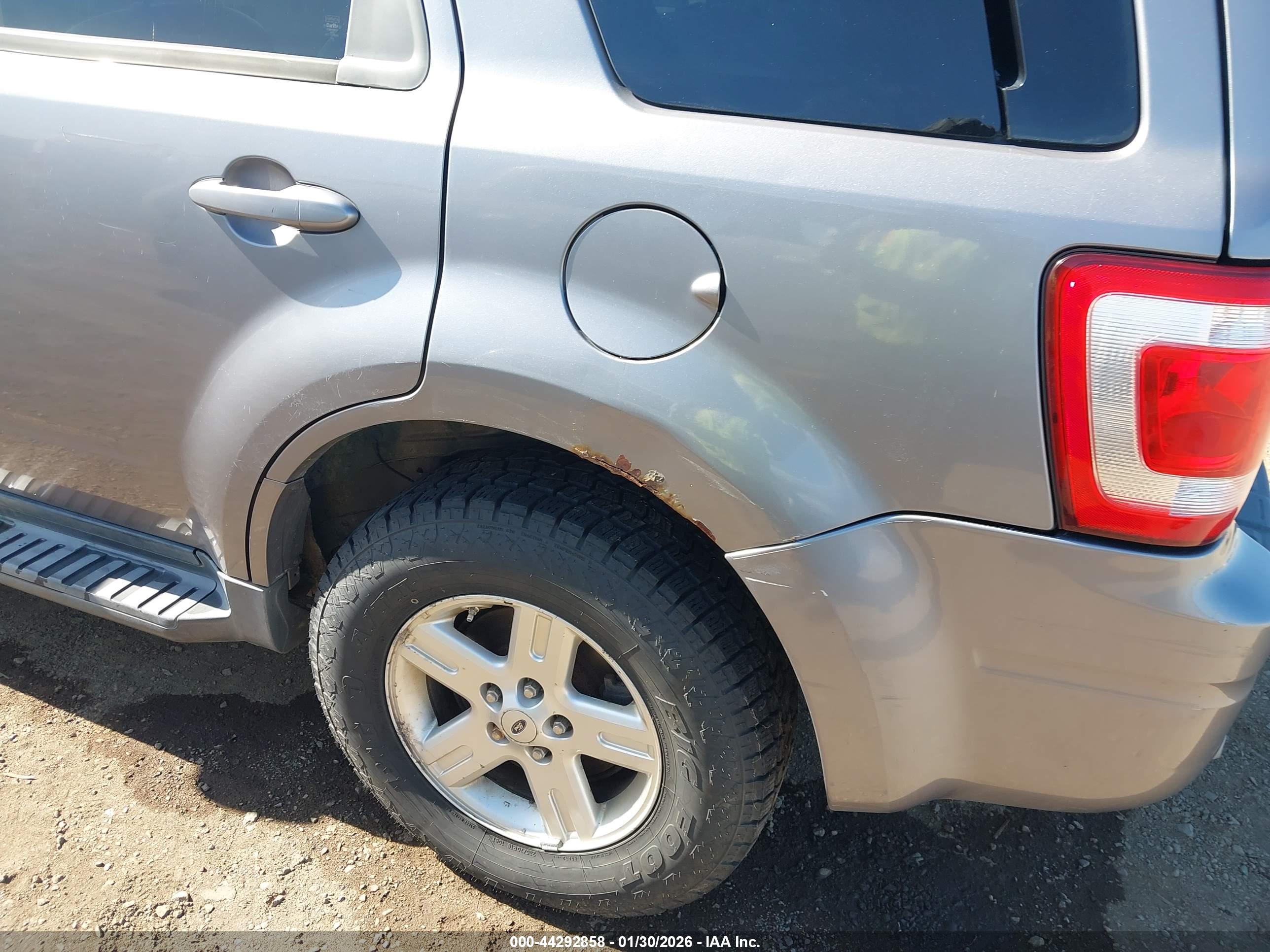 FORD ESCAPE image 6