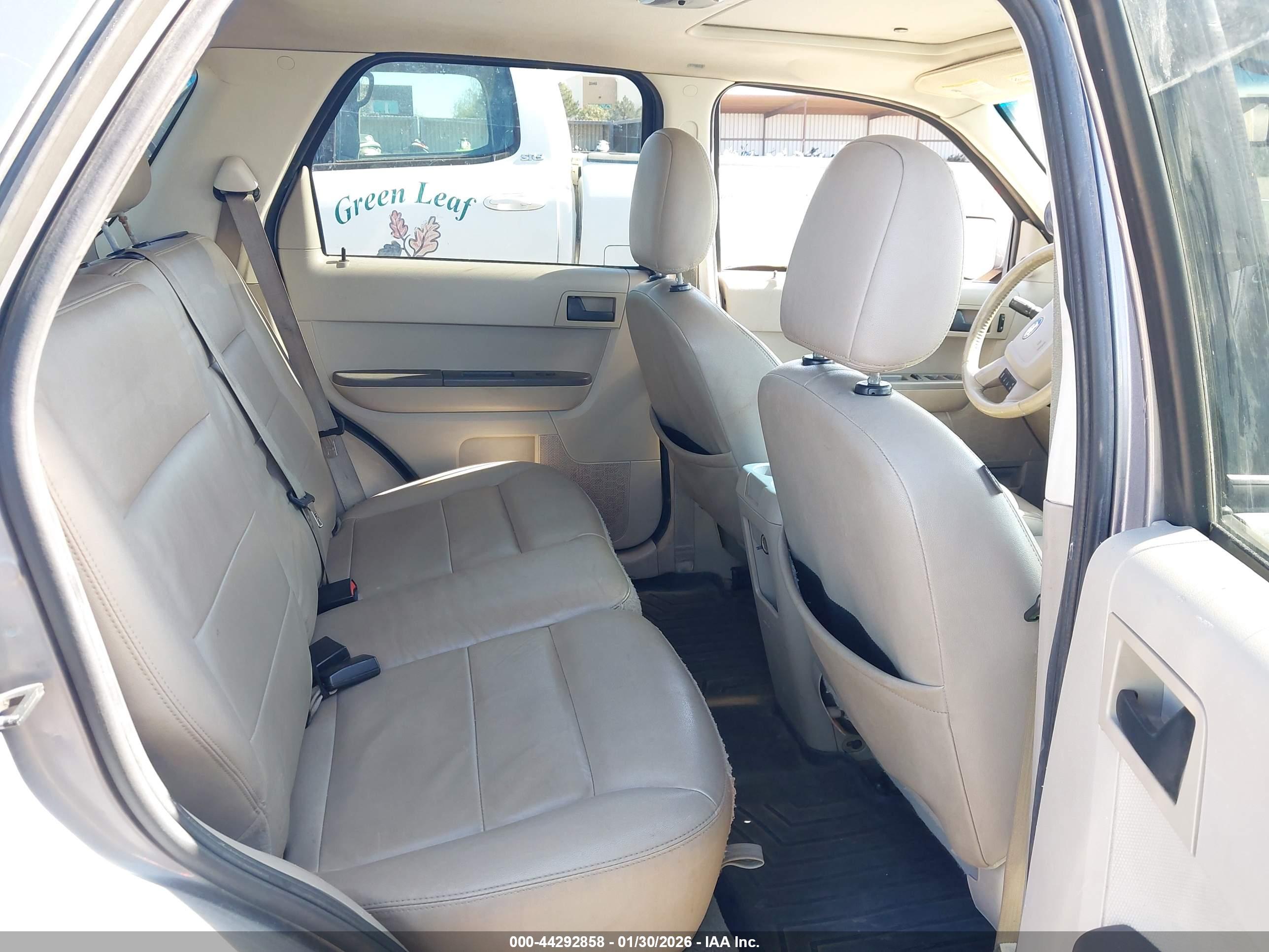 FORD ESCAPE image 8