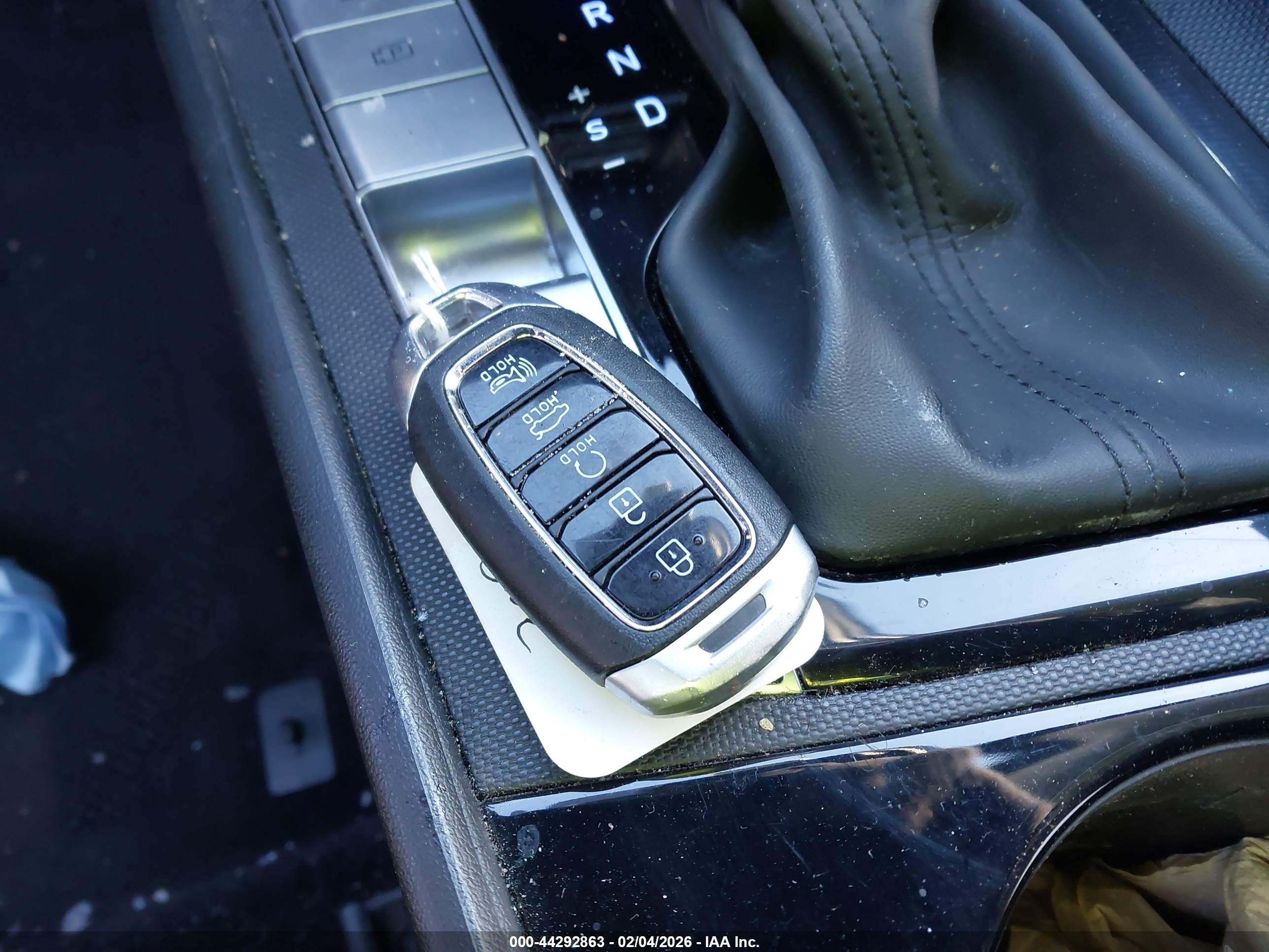 HYUNDAI ELANTRA image 11
