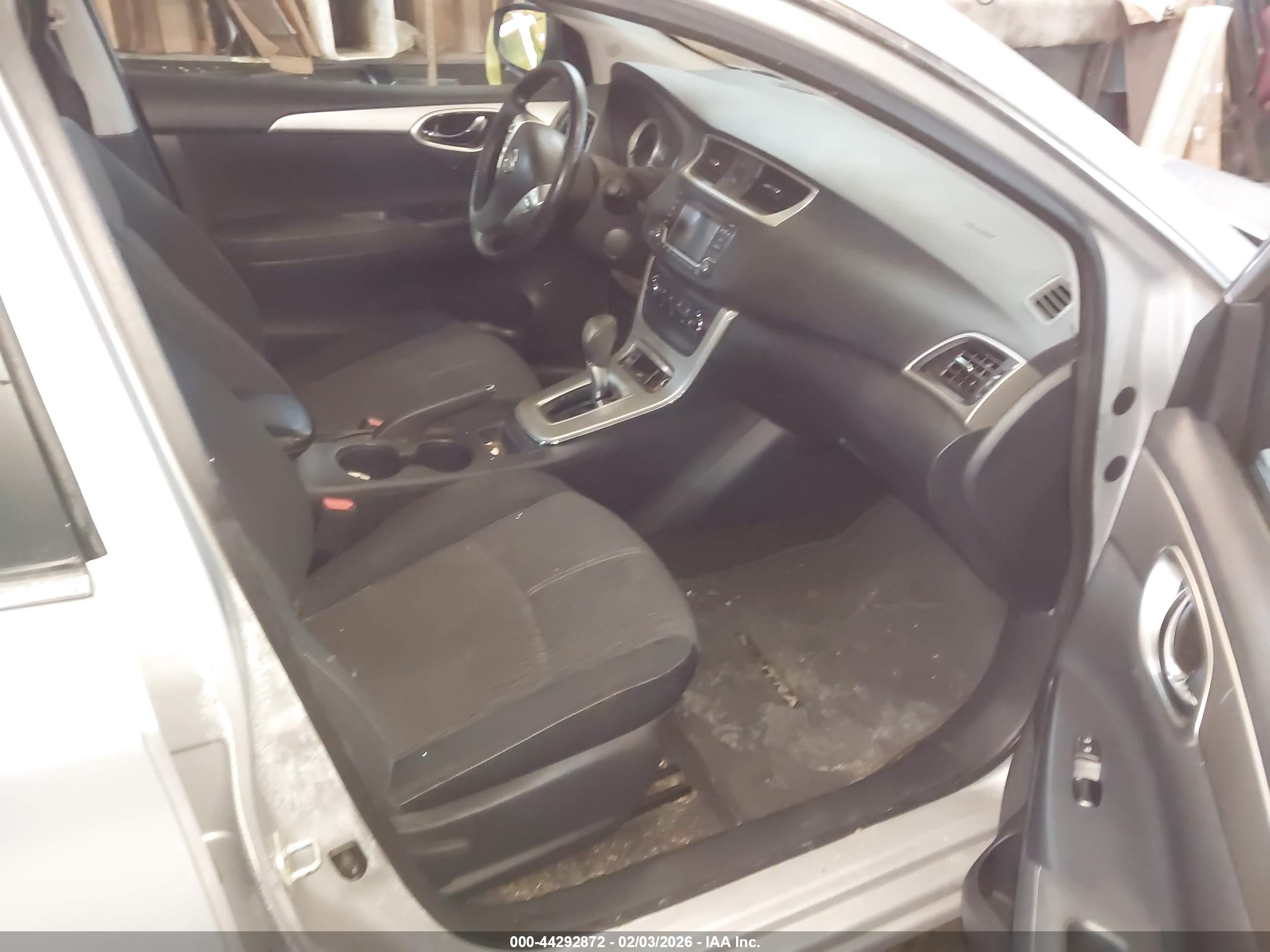 NISSAN SENTRA image 5