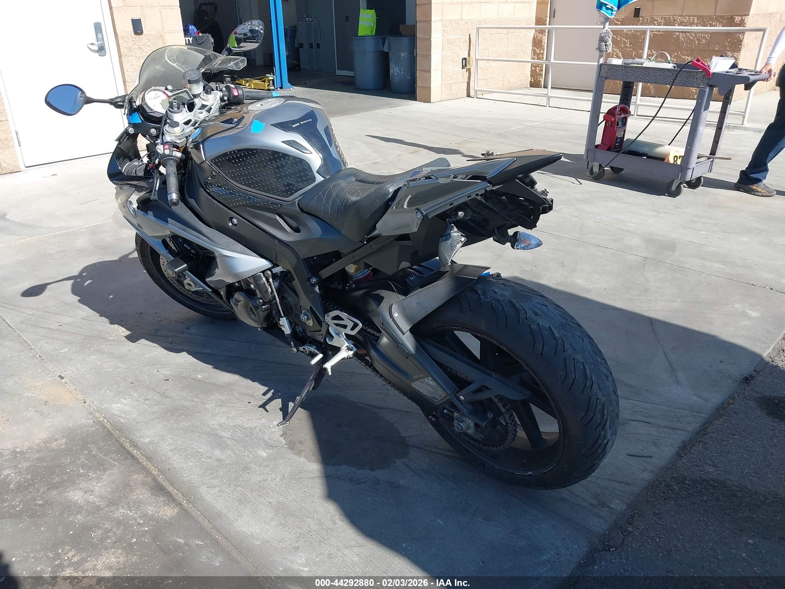 BMW S image 3