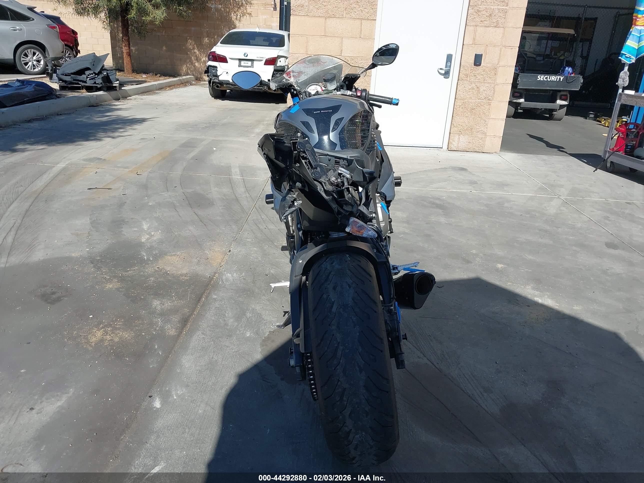 BMW S image 6