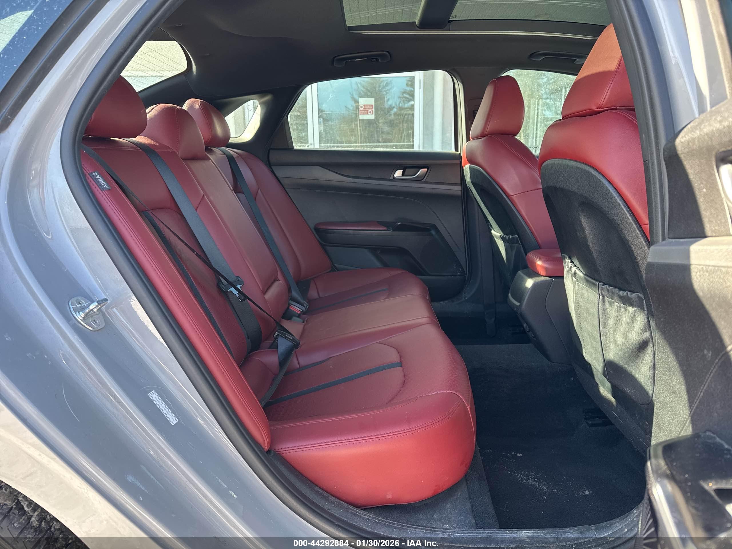 KIA K5 image 8