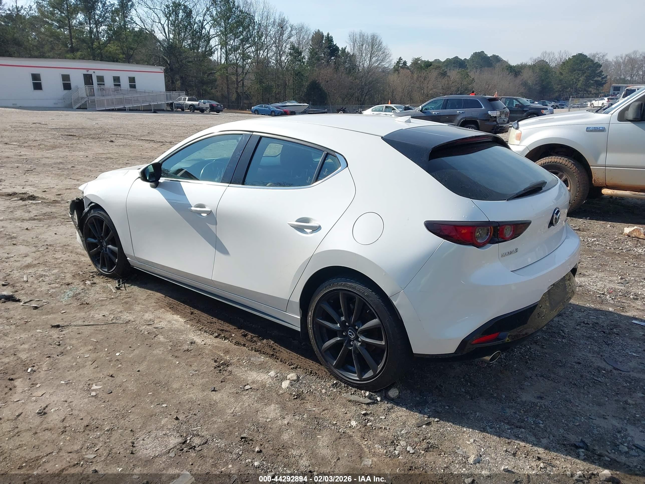 MAZDA MAZDA3 image 3