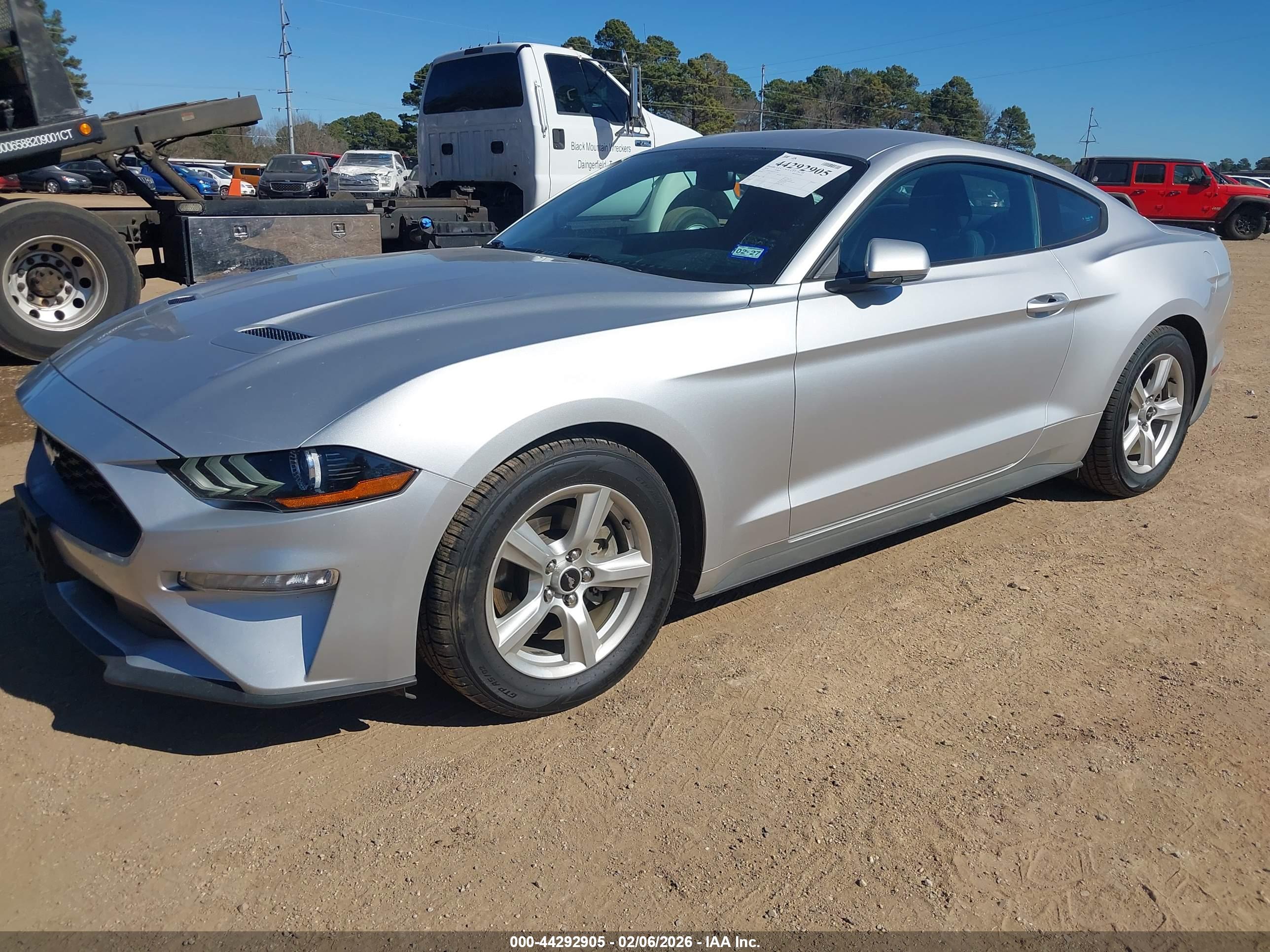 FORD MUSTANG image 2