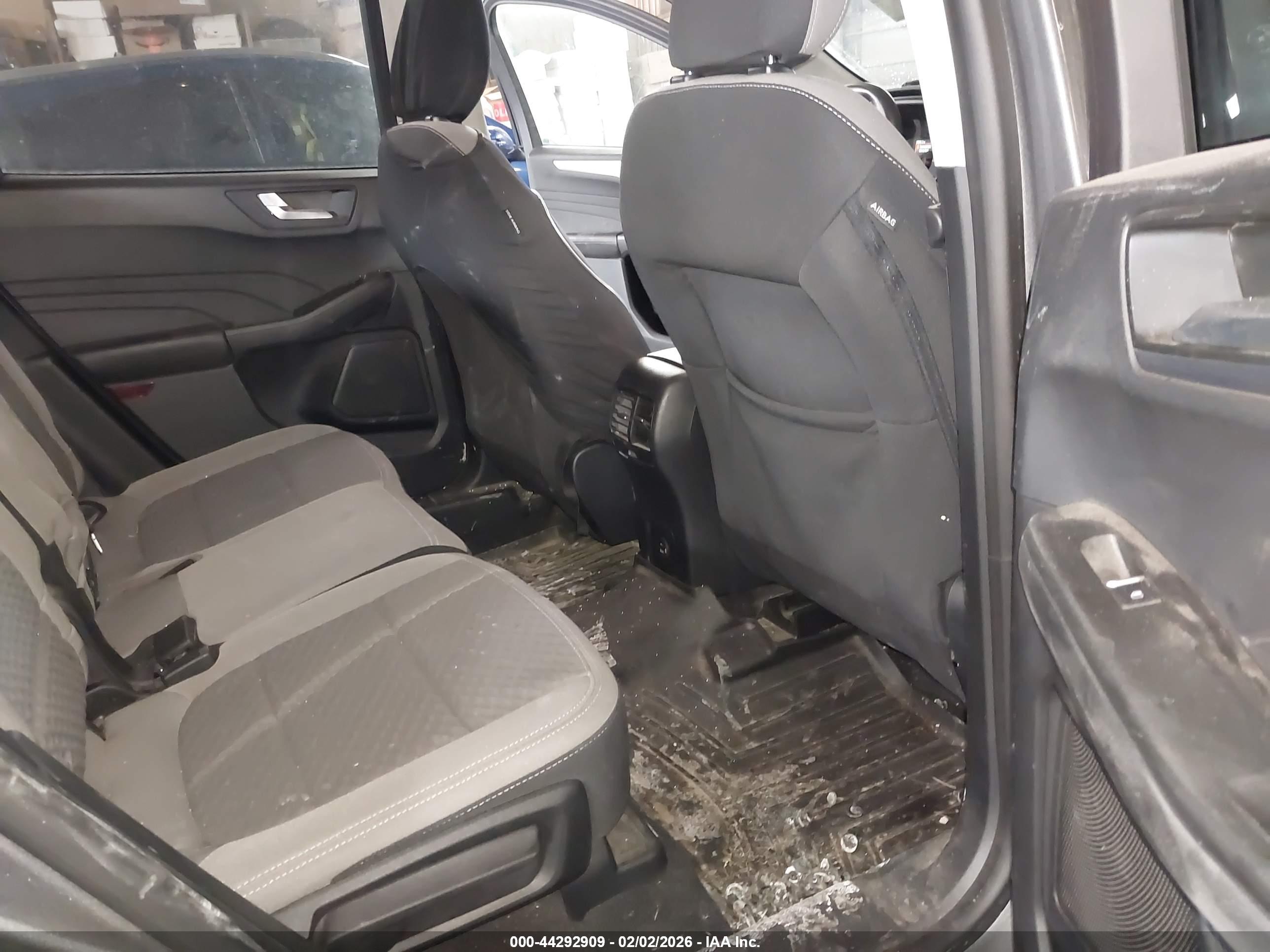 FORD ESCAPE image 8