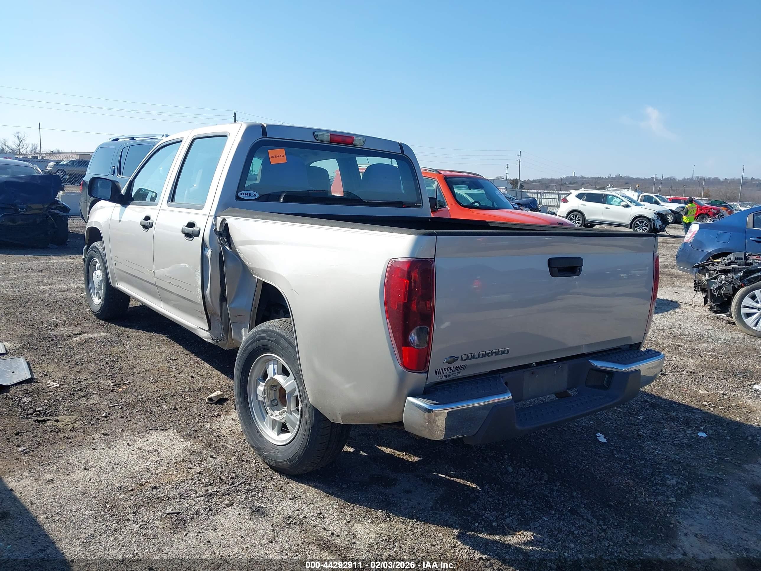 CHEVROLET COLORADO image 3