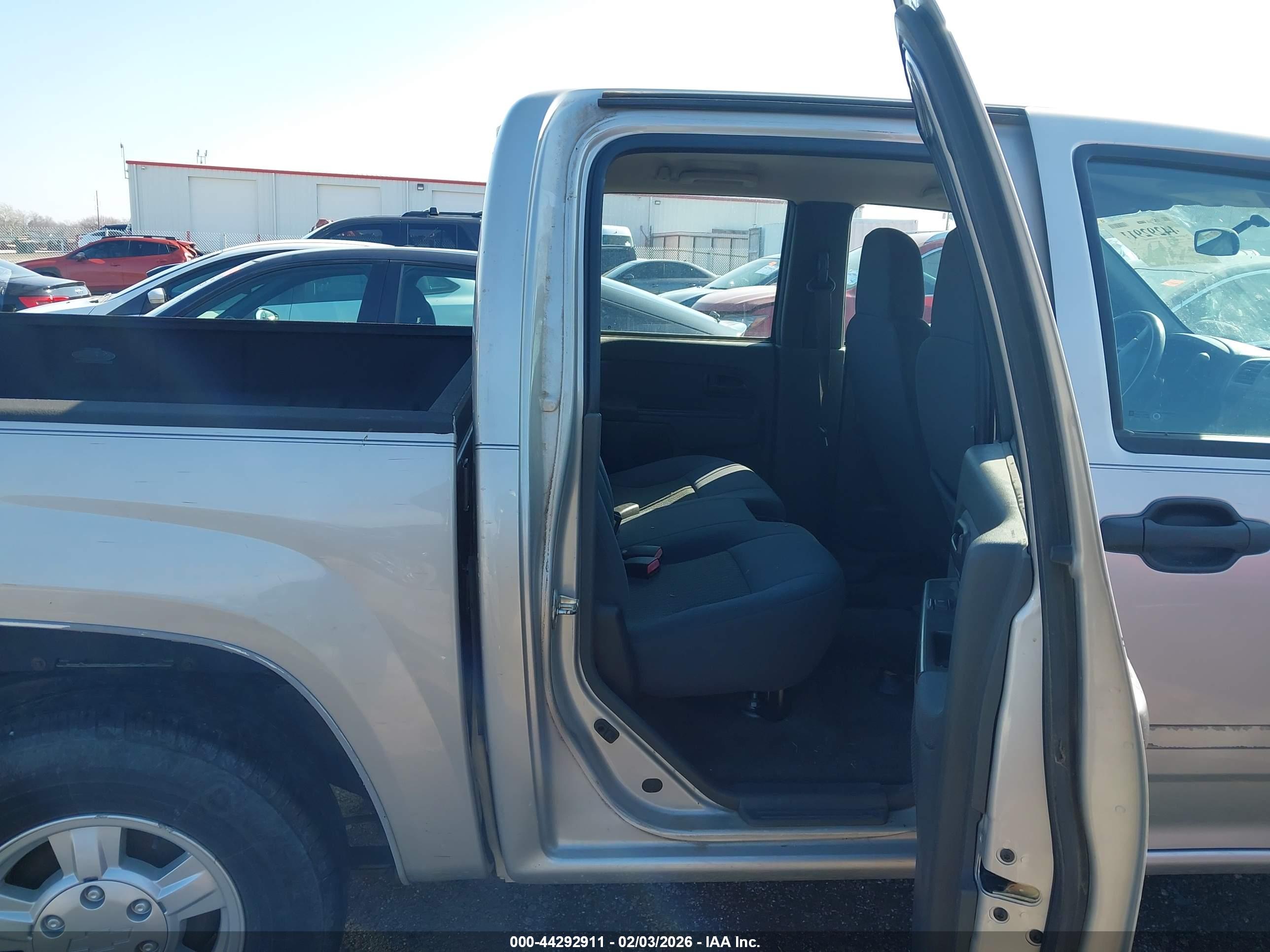 CHEVROLET COLORADO image 8