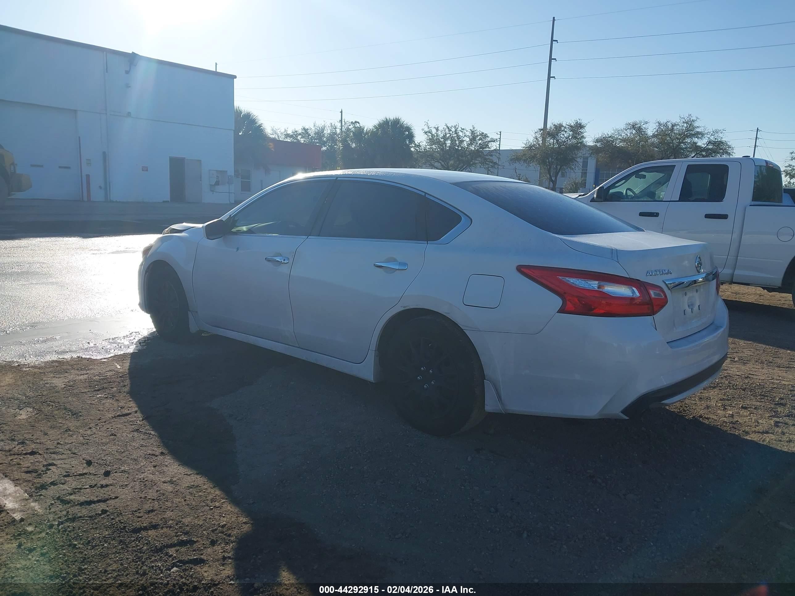 NISSAN ALTIMA image 3