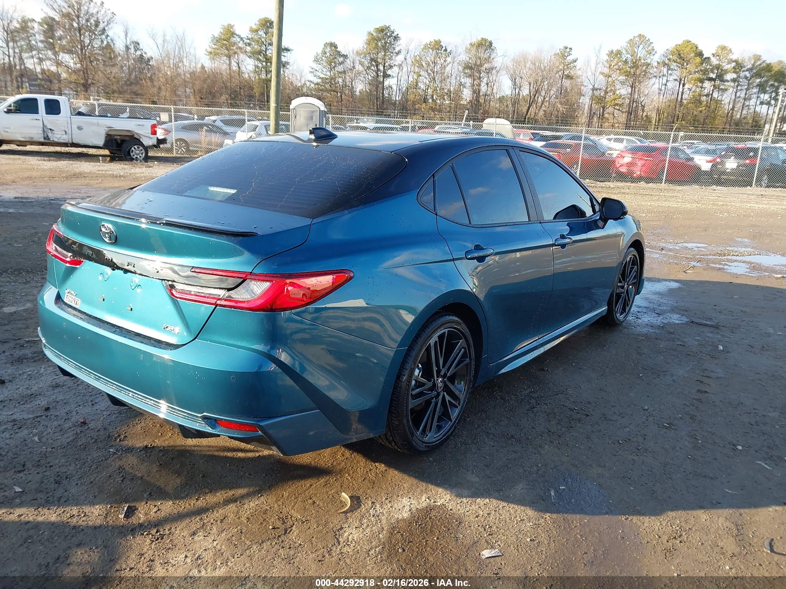 TOYOTA CAMRY image 4