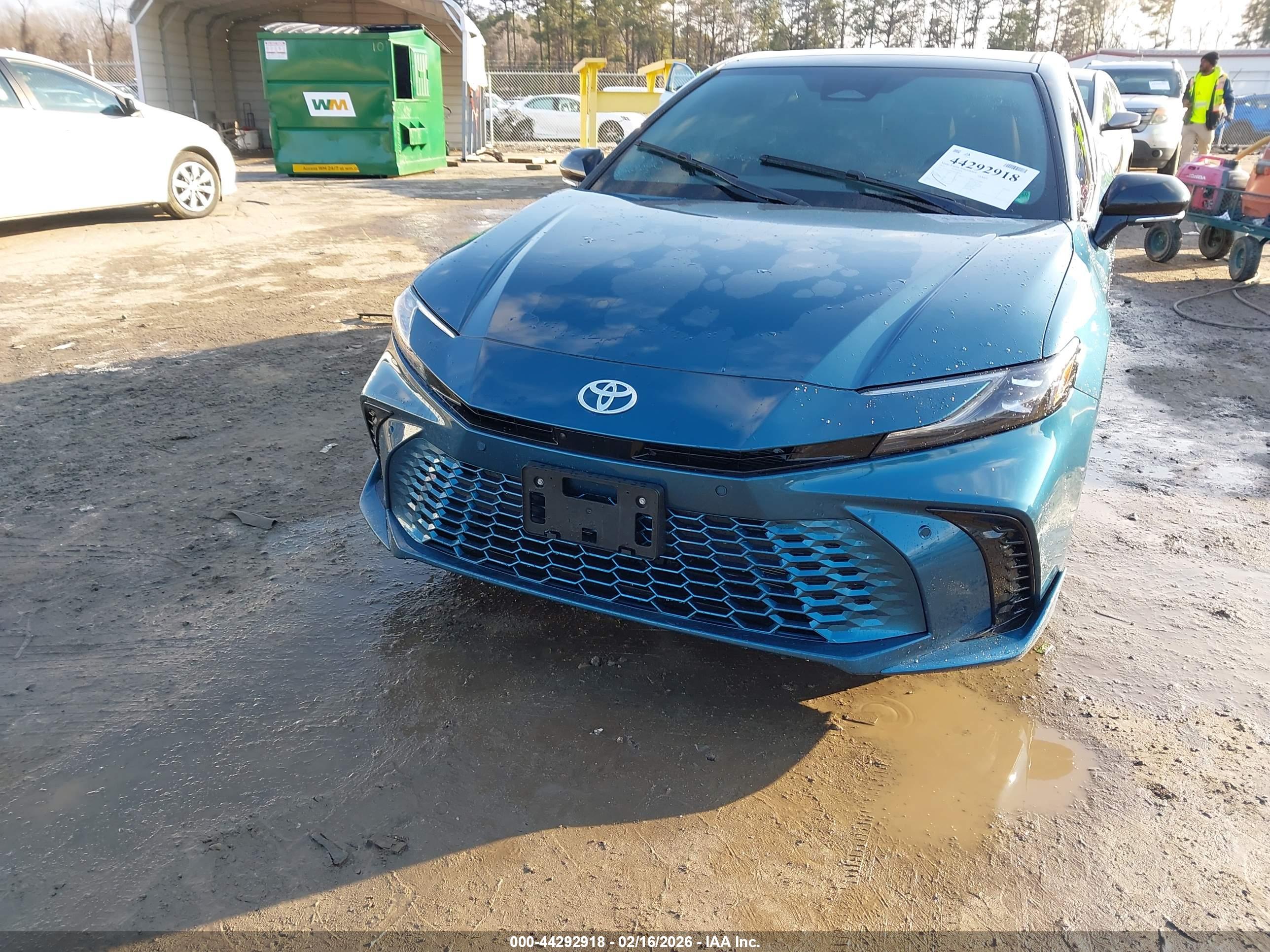 TOYOTA CAMRY image 6