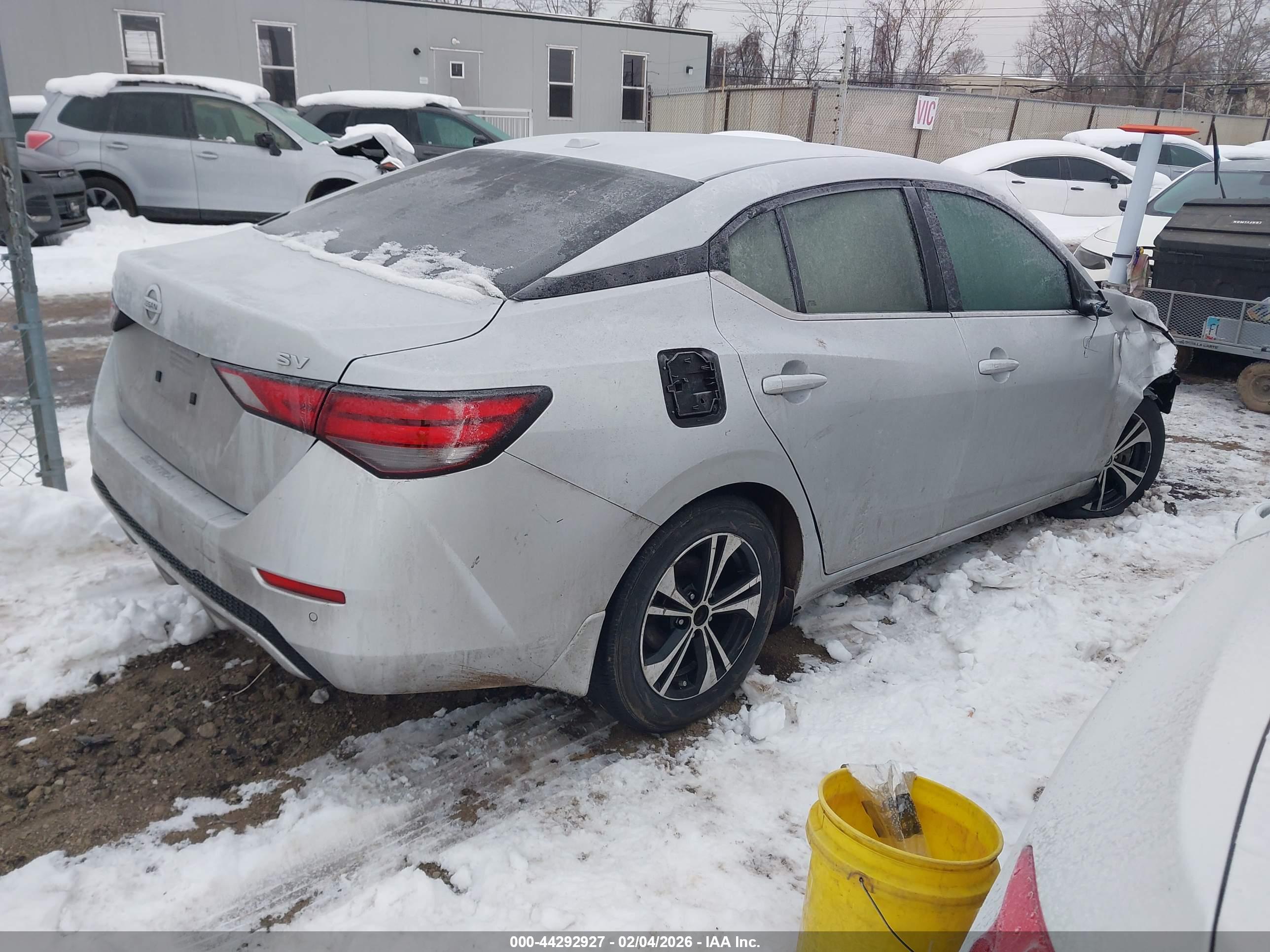 NISSAN SENTRA image 4