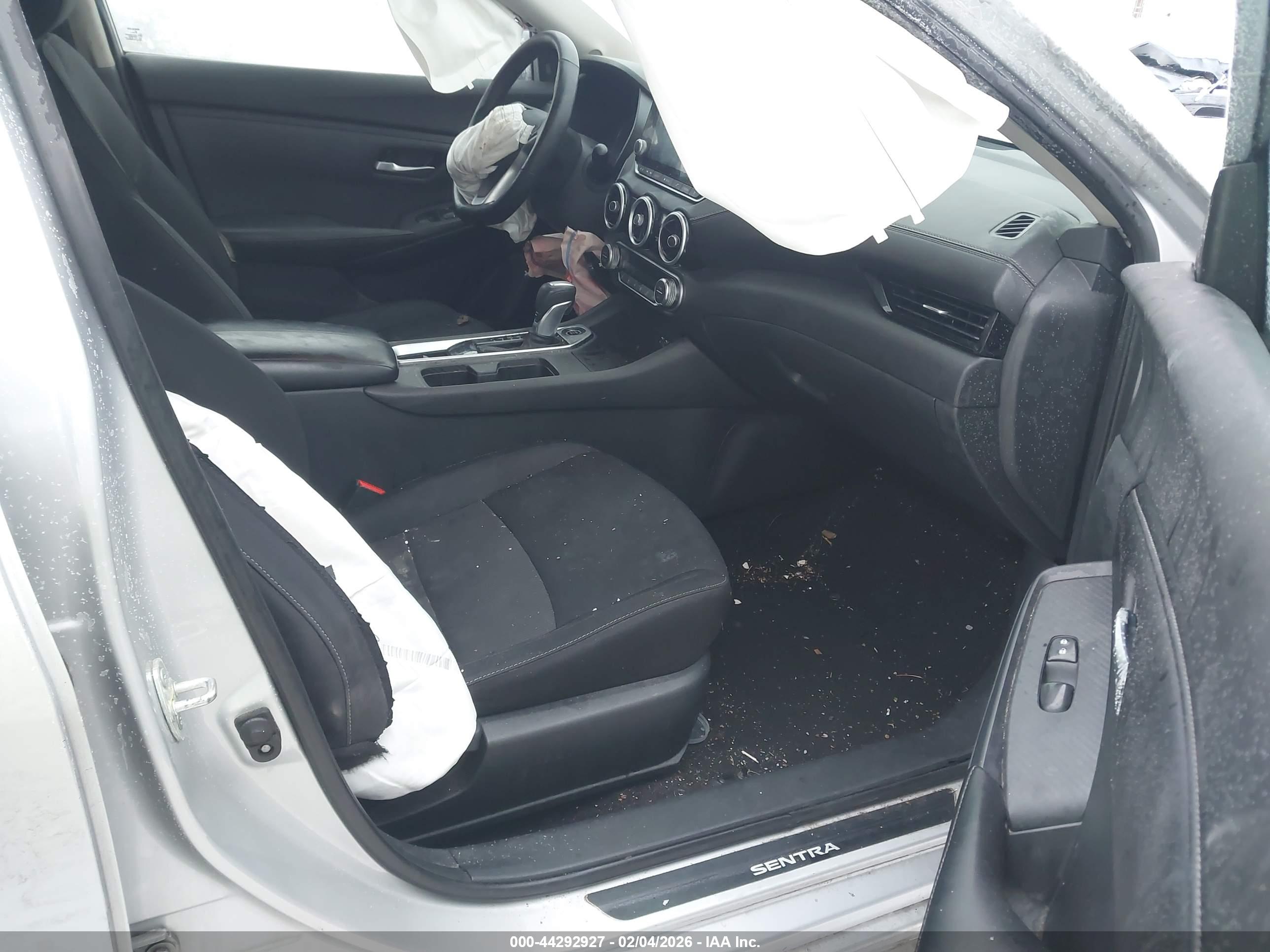 NISSAN SENTRA image 5