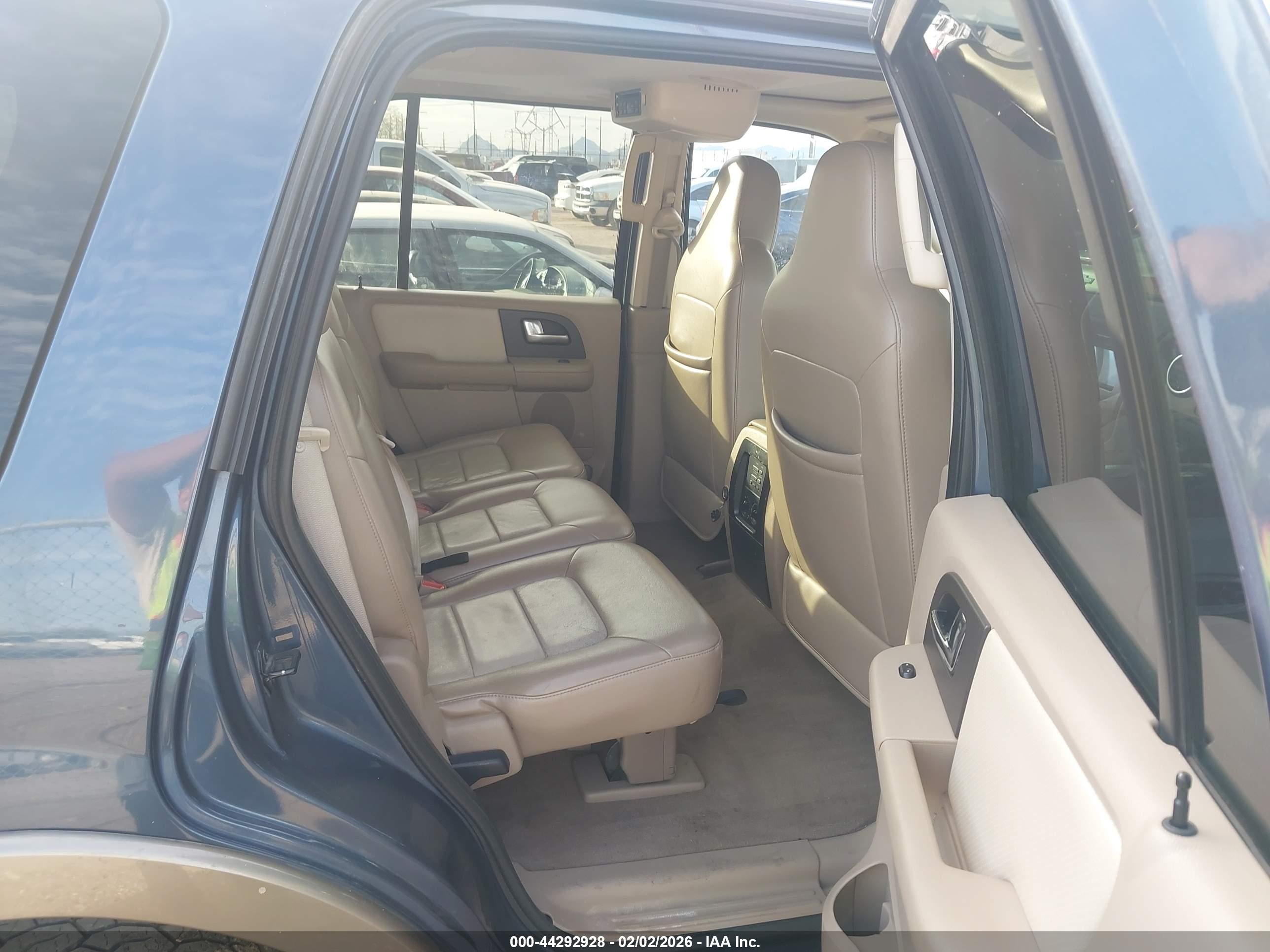 FORD EXPEDITION image 8