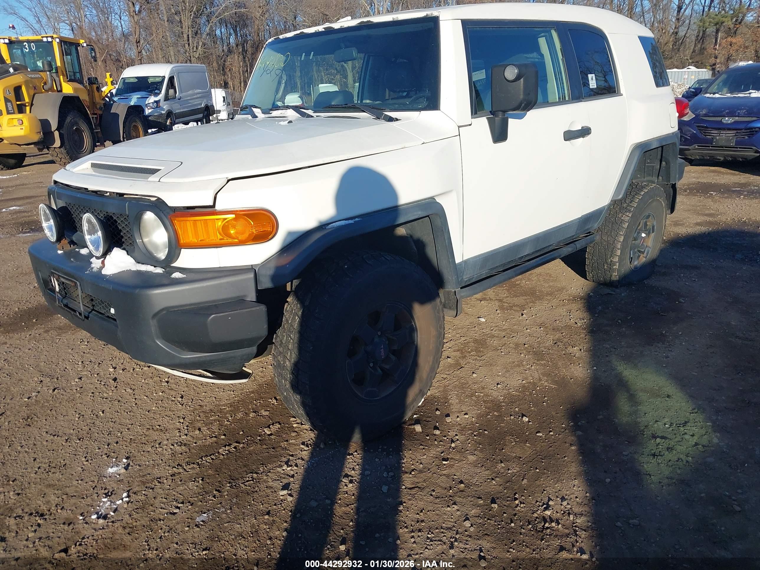TOYOTA FJ image 2
