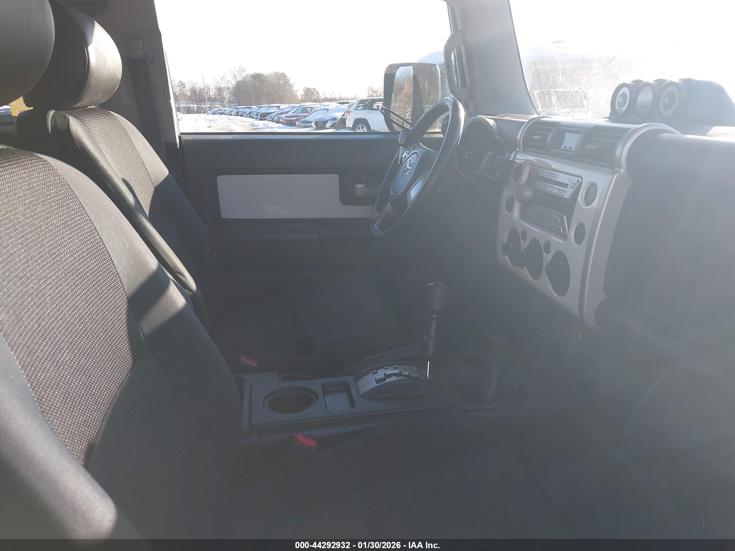 TOYOTA FJ image 5