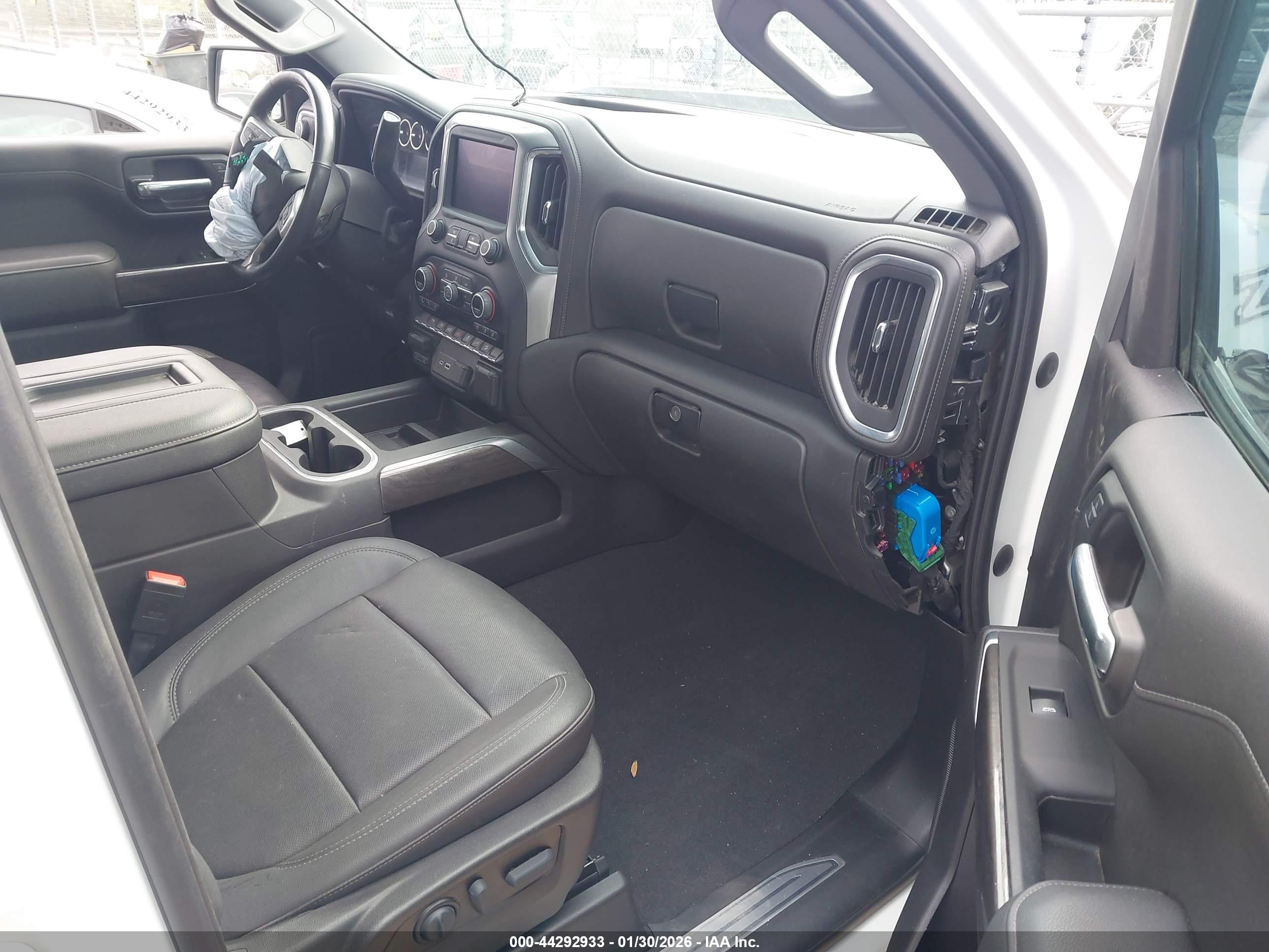 CHEVROLET SILVERADO image 5