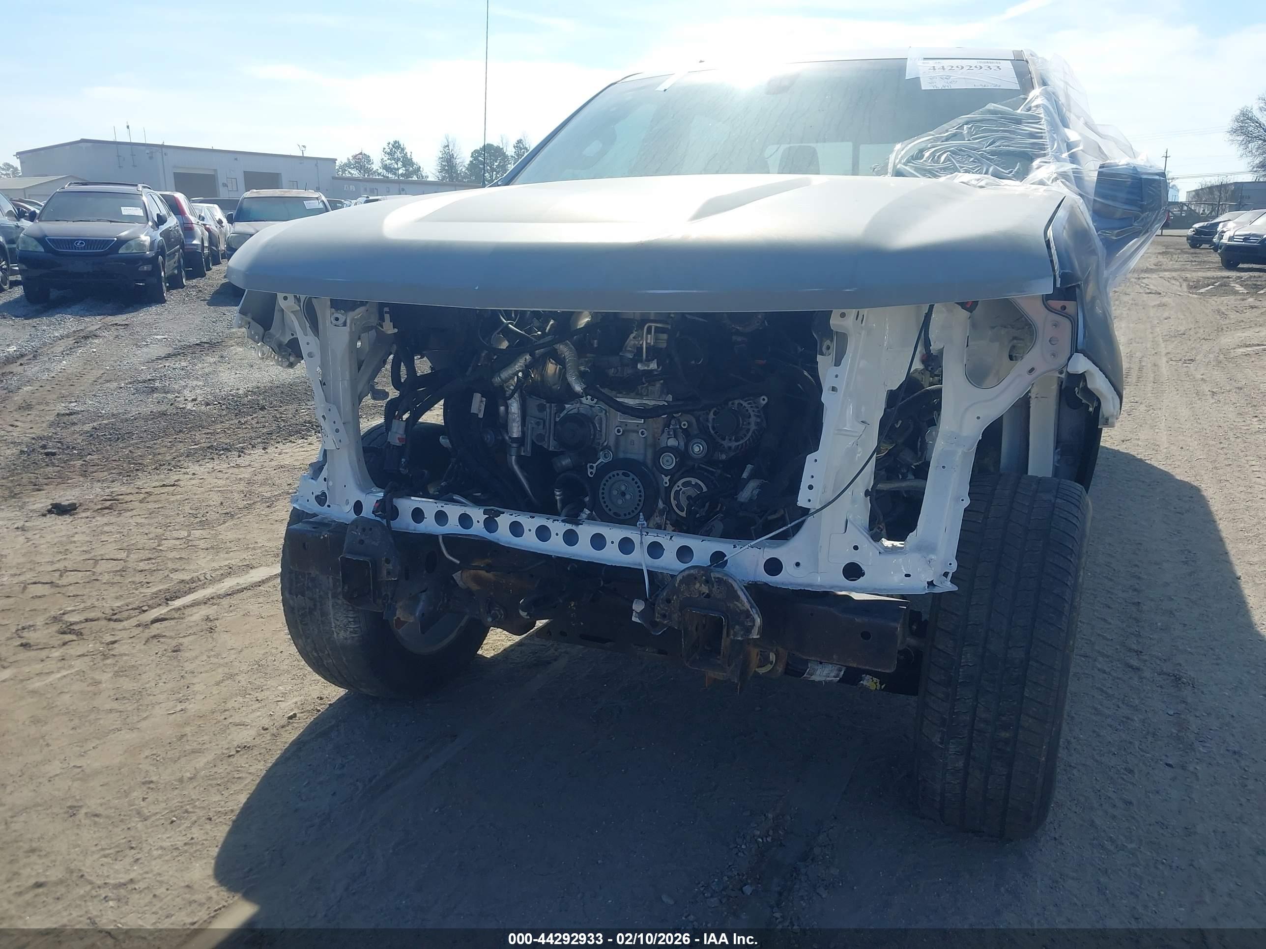 CHEVROLET SILVERADO image 6