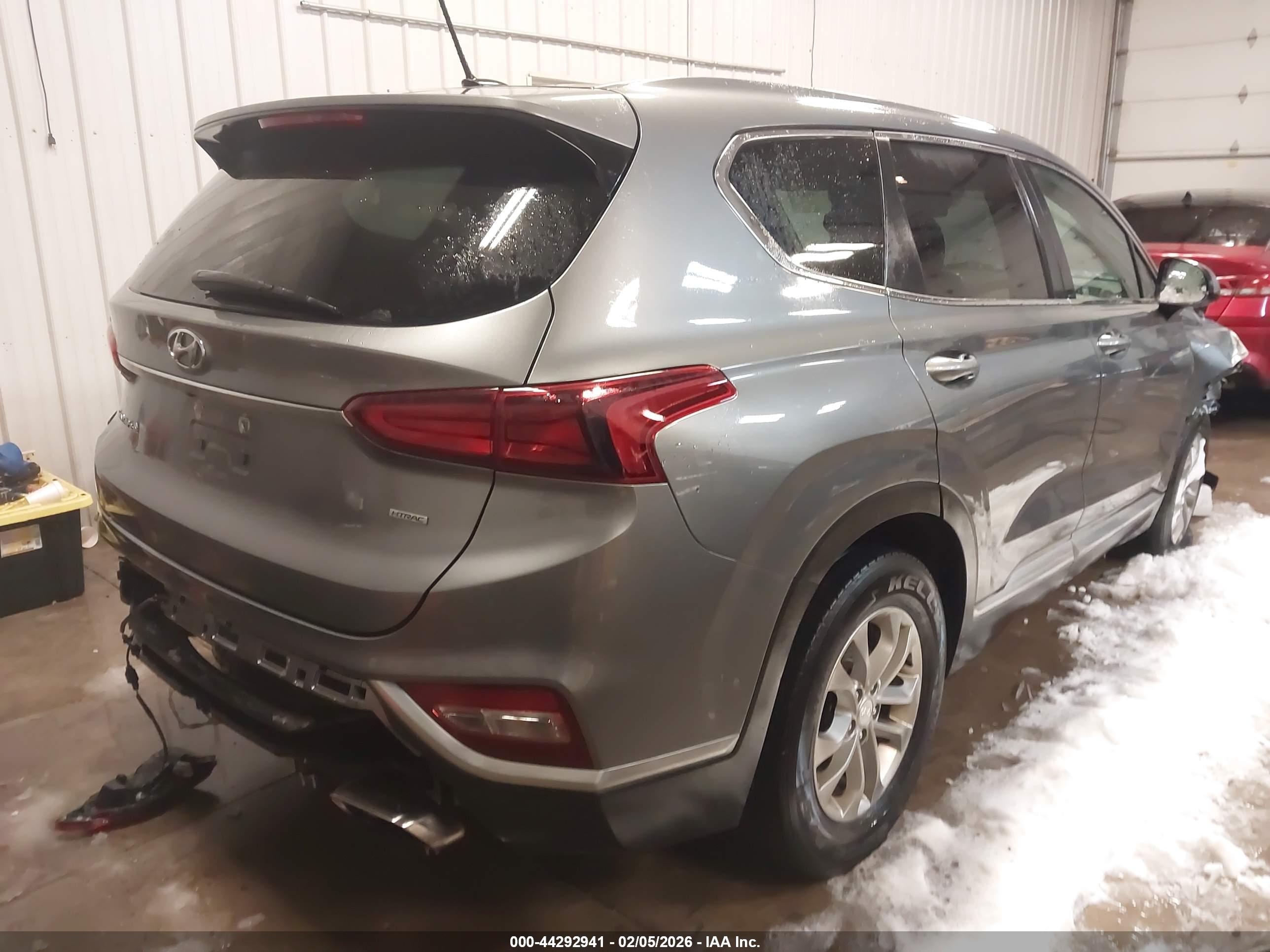 HYUNDAI SANTA image 4