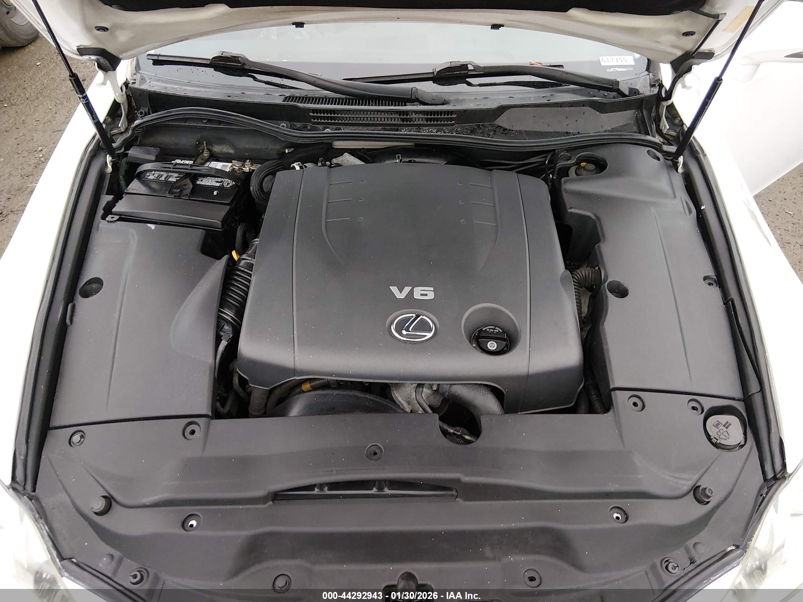 LEXUS IS image 10