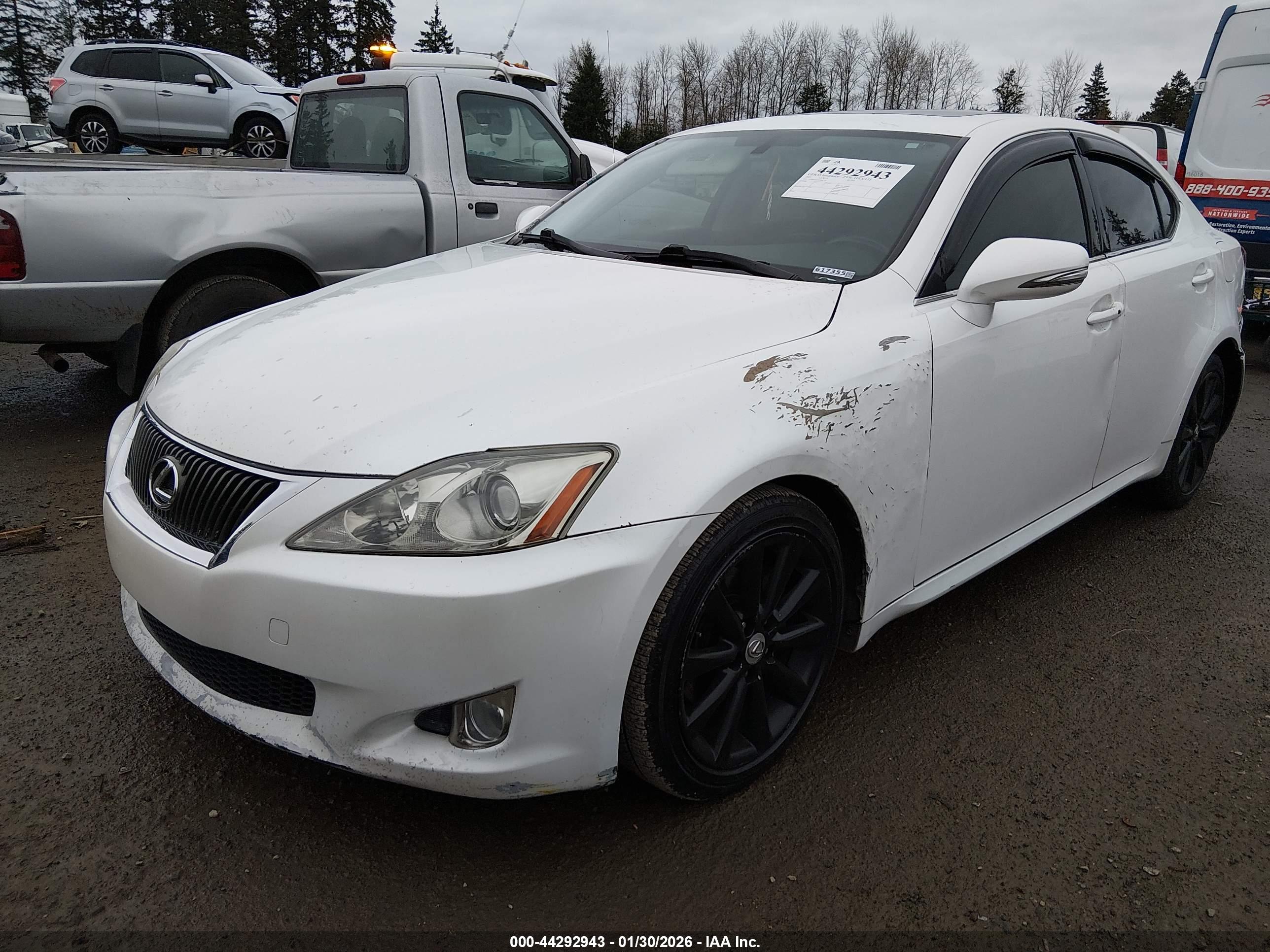 LEXUS IS image 2