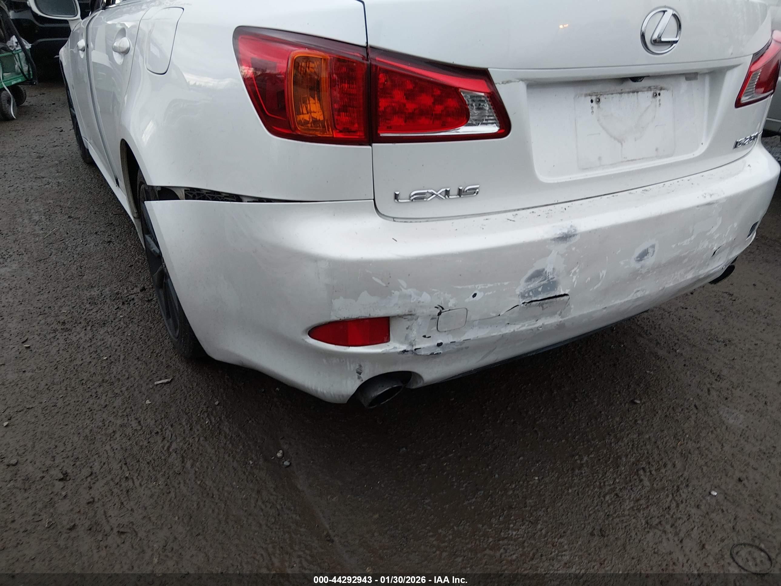 LEXUS IS image 6