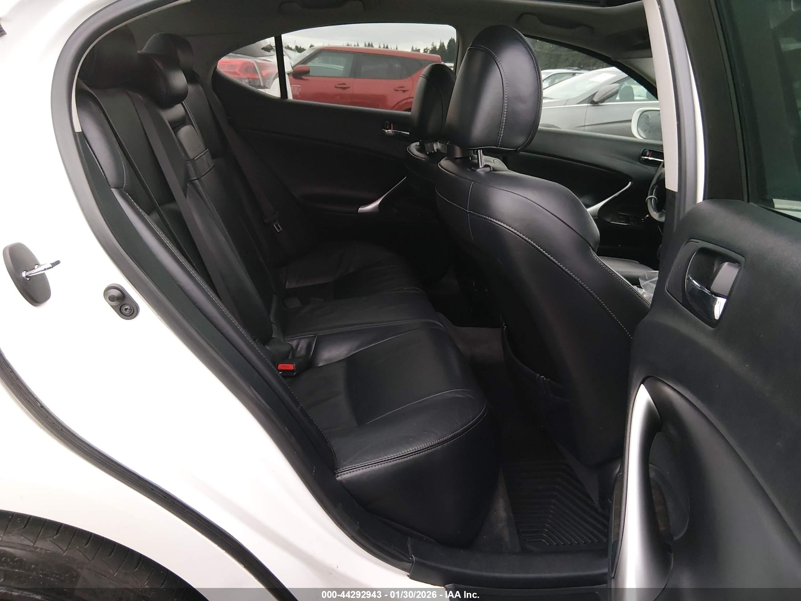 LEXUS IS image 8