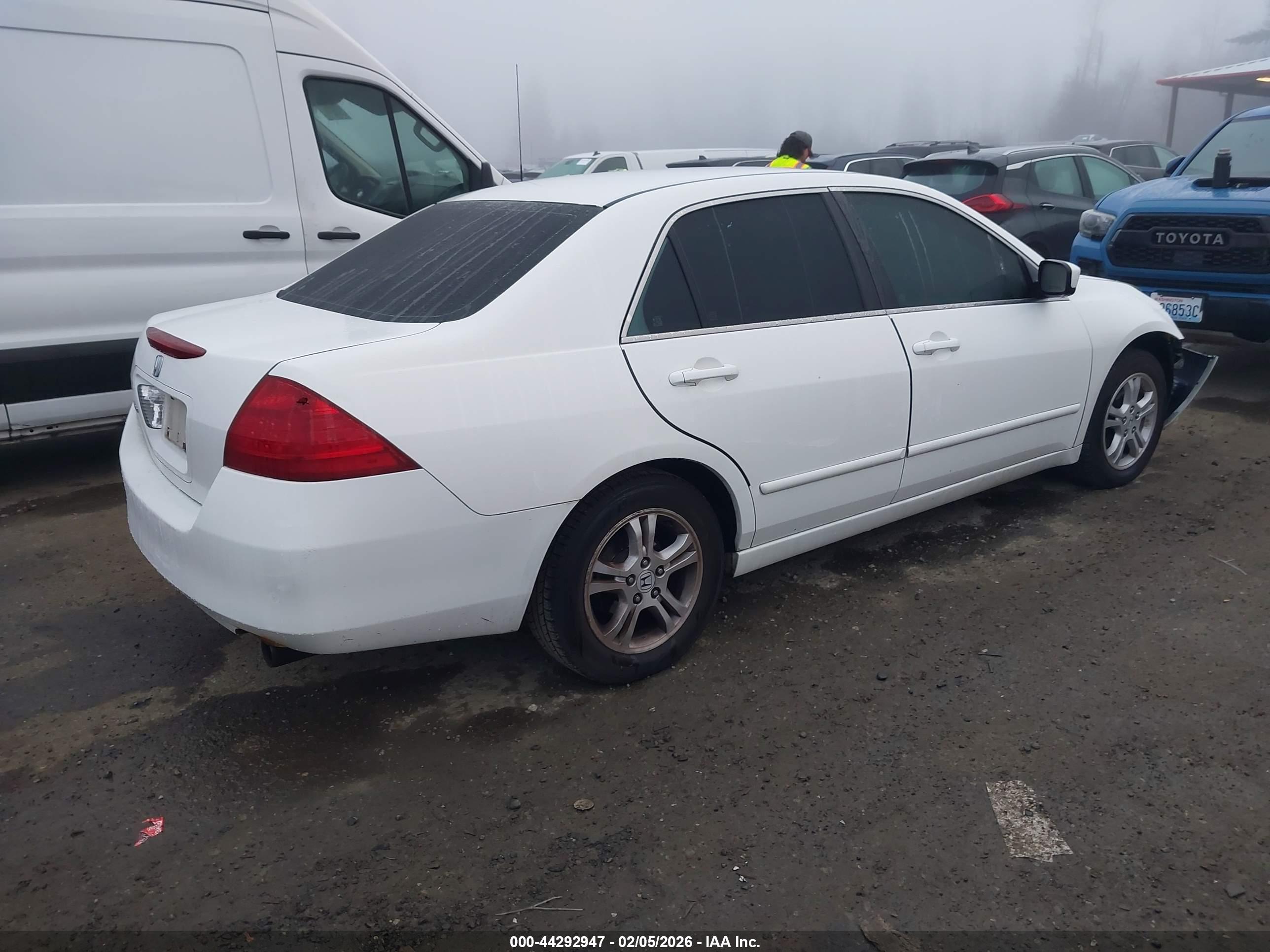 HONDA ACCORD image 4
