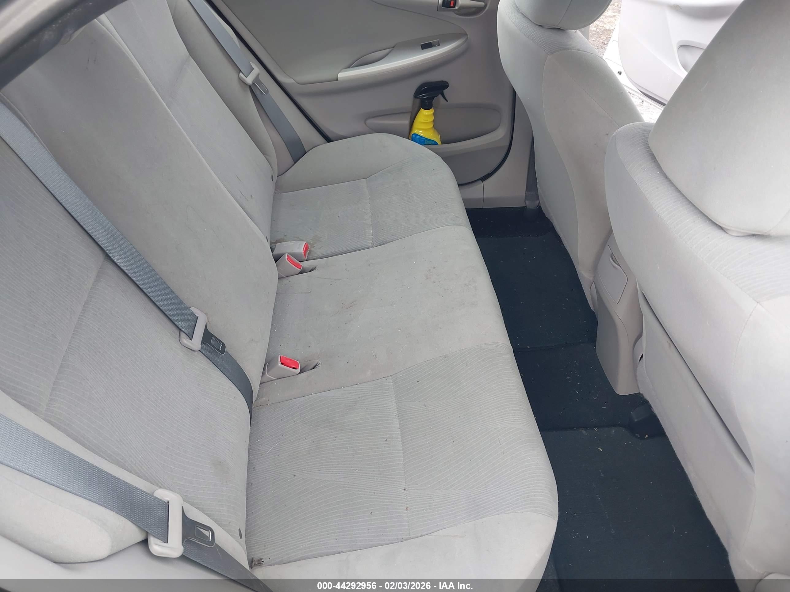 TOYOTA COROLLA image 8