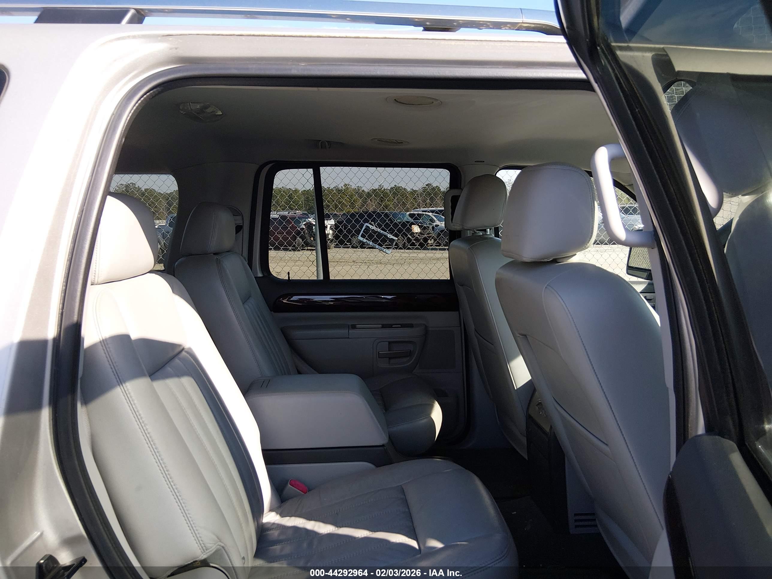LINCOLN AVIATOR image 8