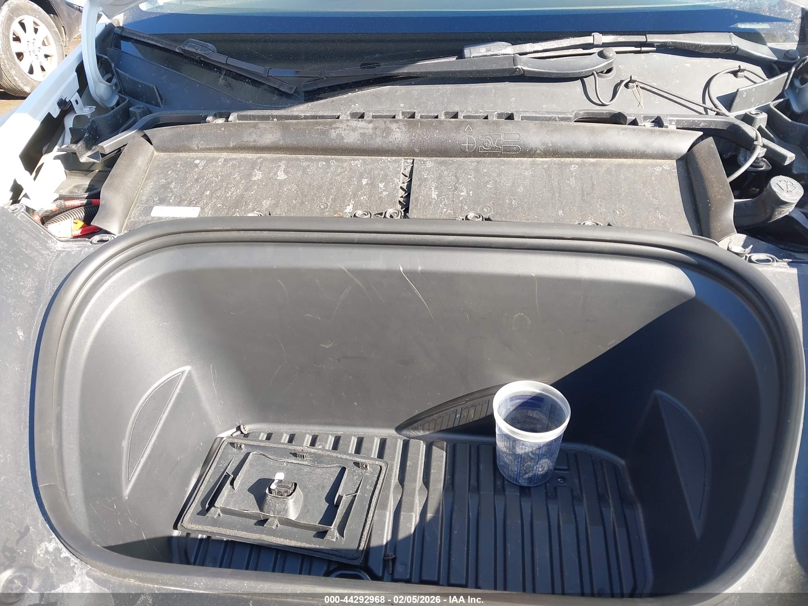 TESLA MODEL image 10