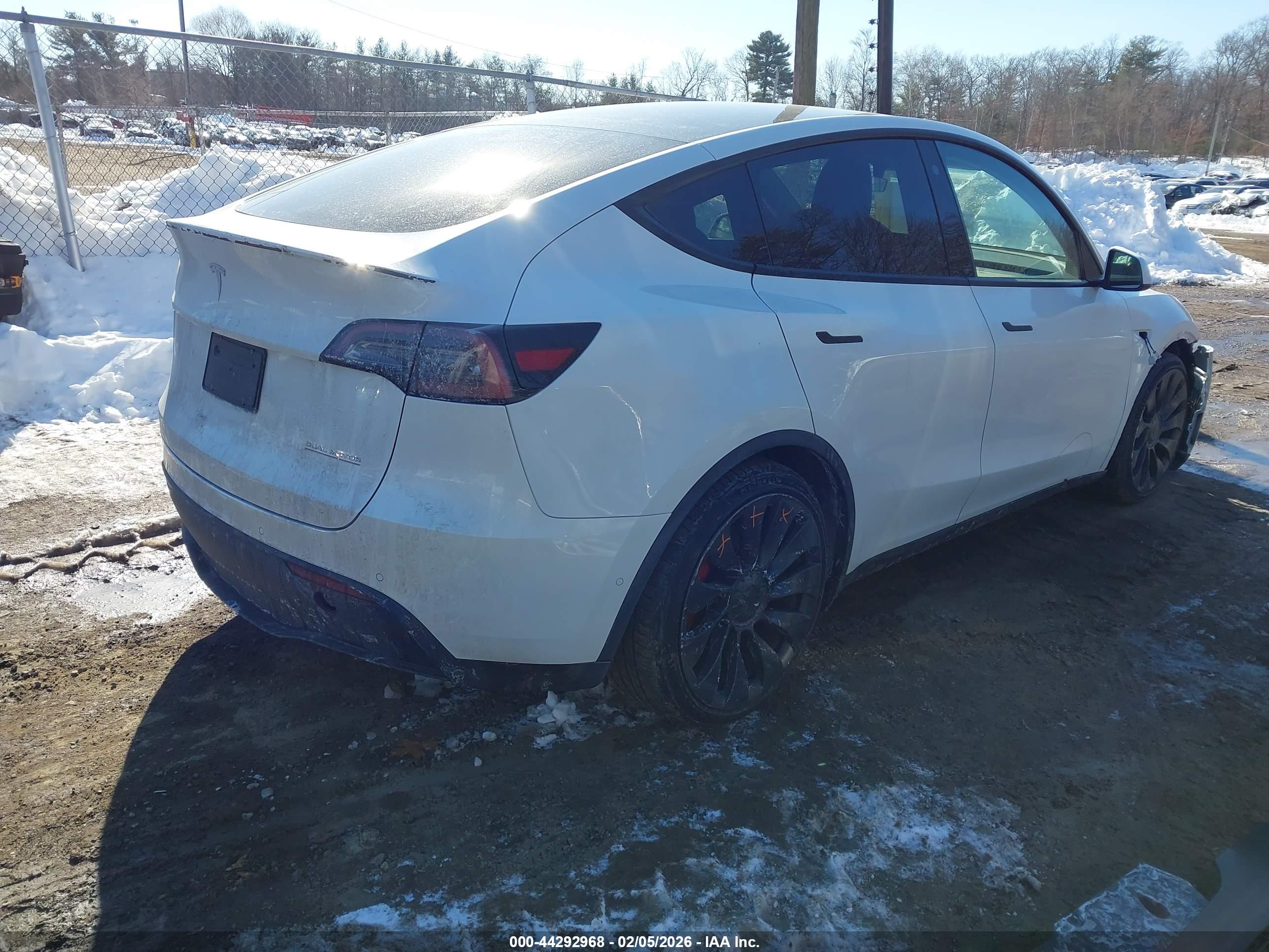 TESLA MODEL image 4