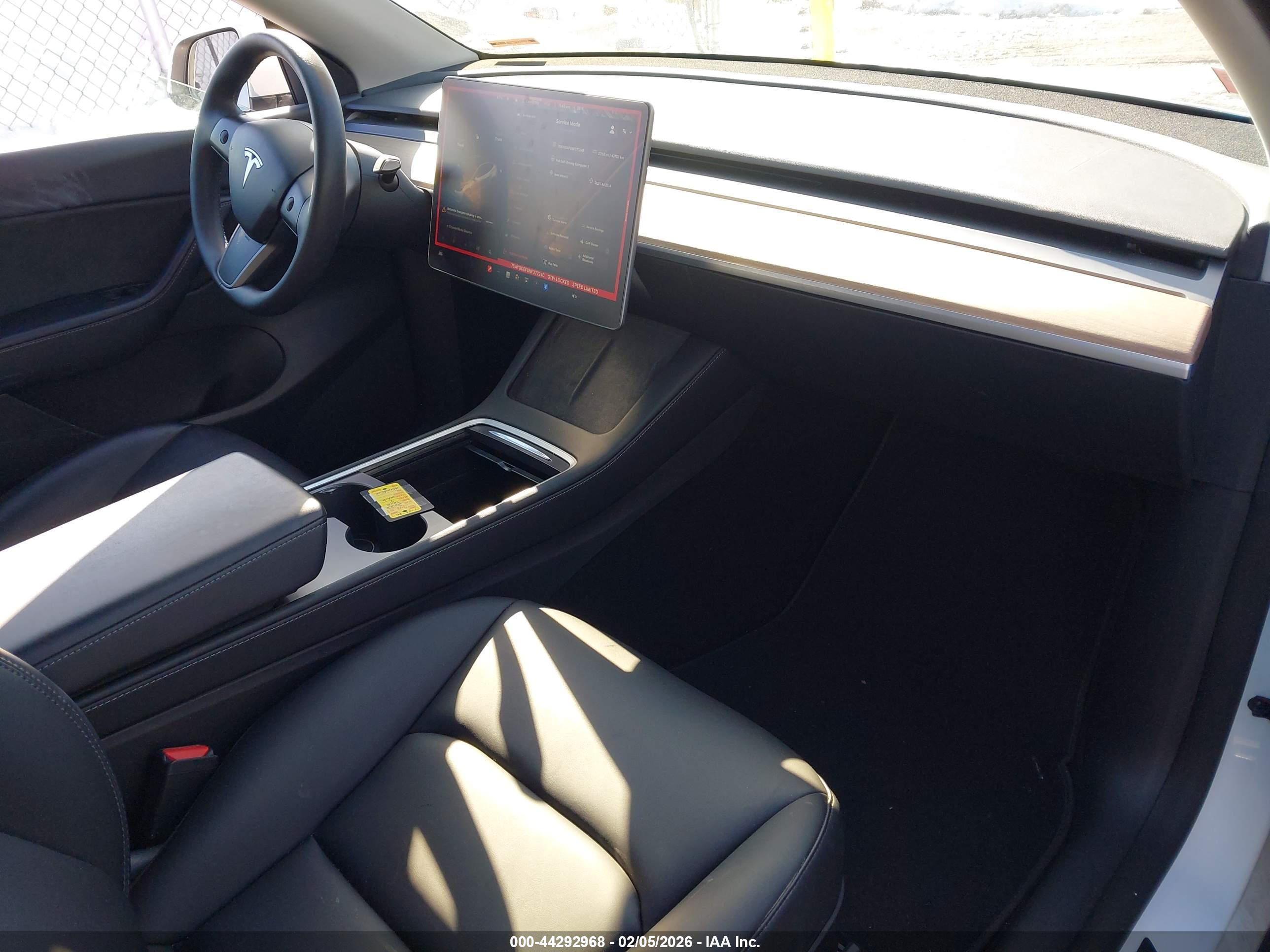 TESLA MODEL image 5