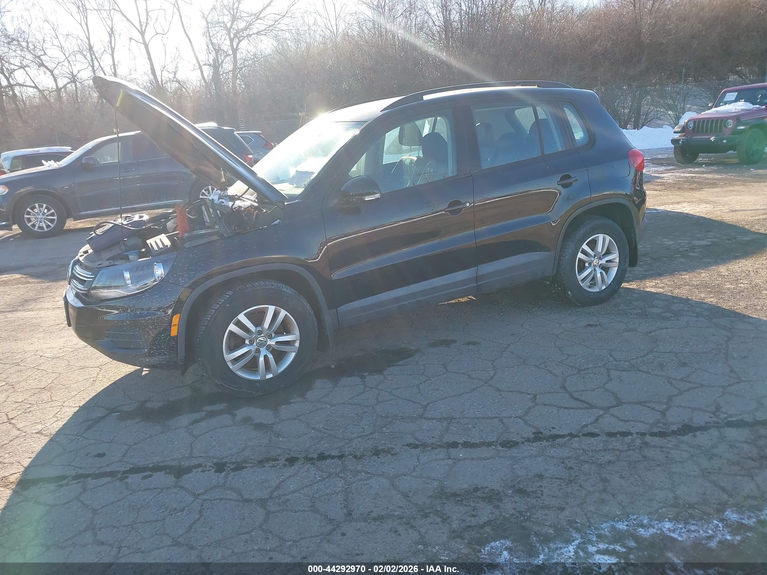 VOLKSWAGEN TIGUAN image 2