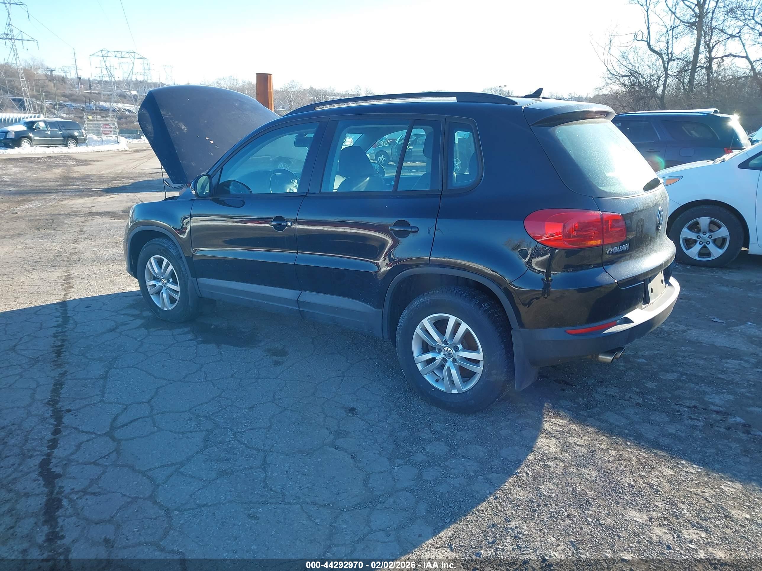 VOLKSWAGEN TIGUAN image 3