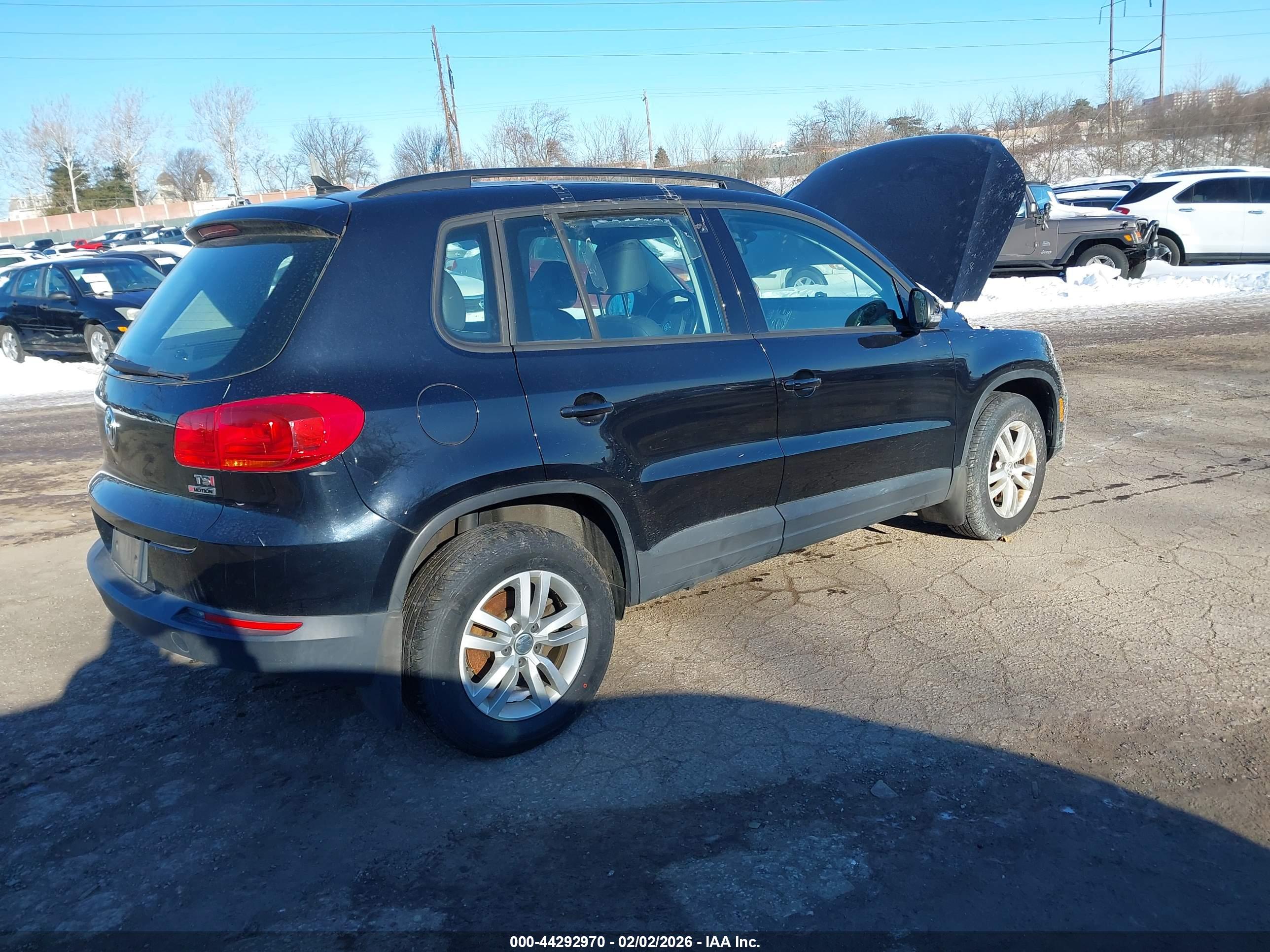 VOLKSWAGEN TIGUAN image 4