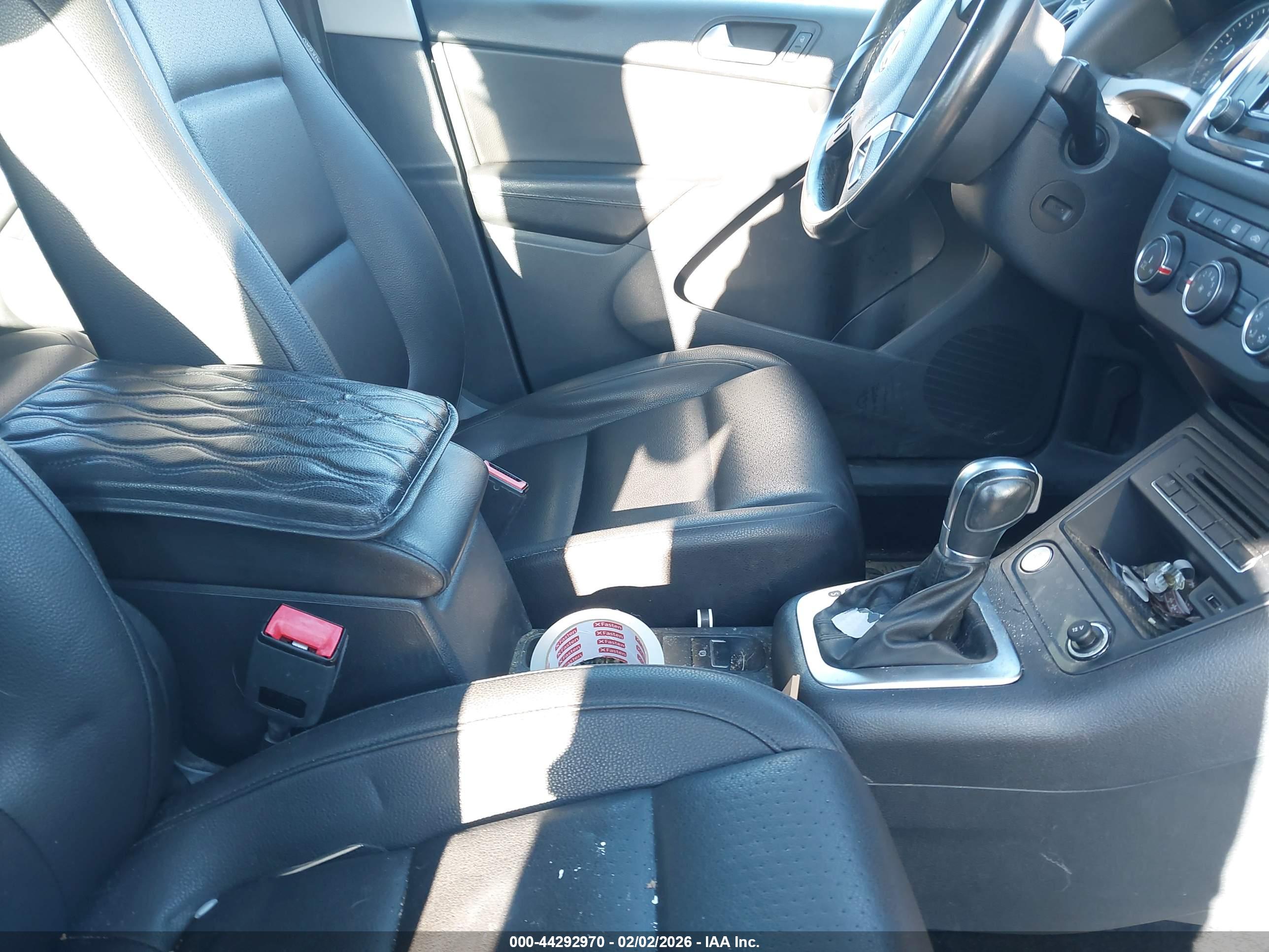 VOLKSWAGEN TIGUAN image 5