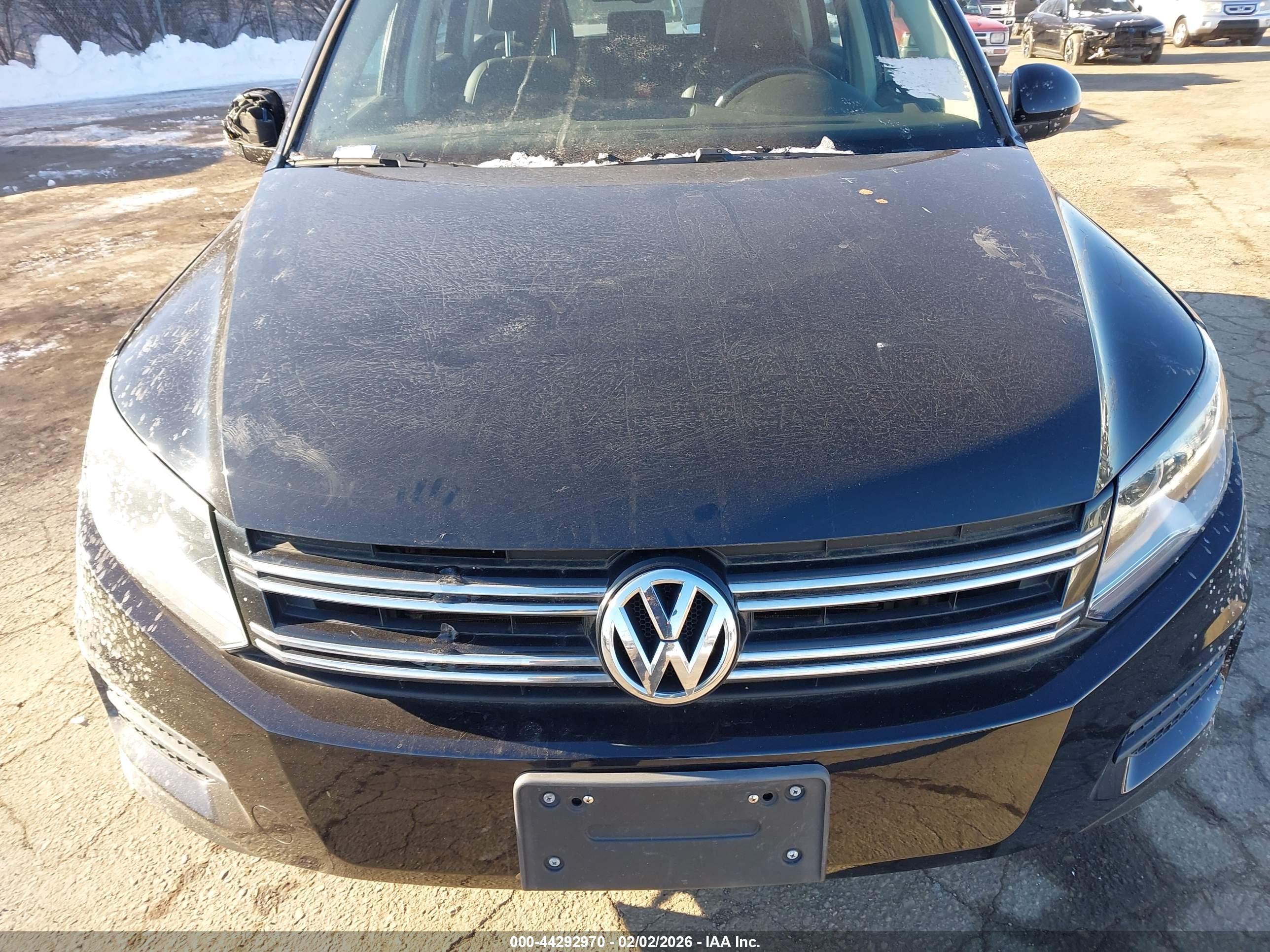 VOLKSWAGEN TIGUAN image 6