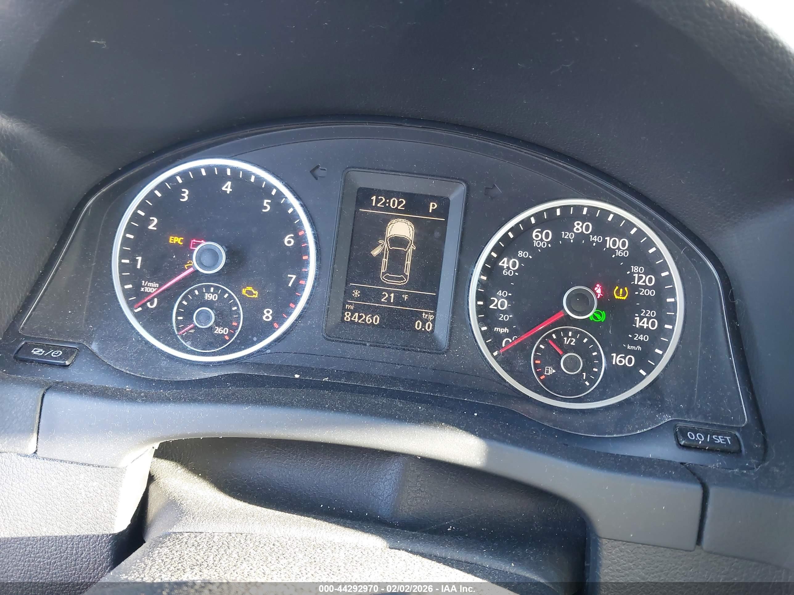 VOLKSWAGEN TIGUAN image 7